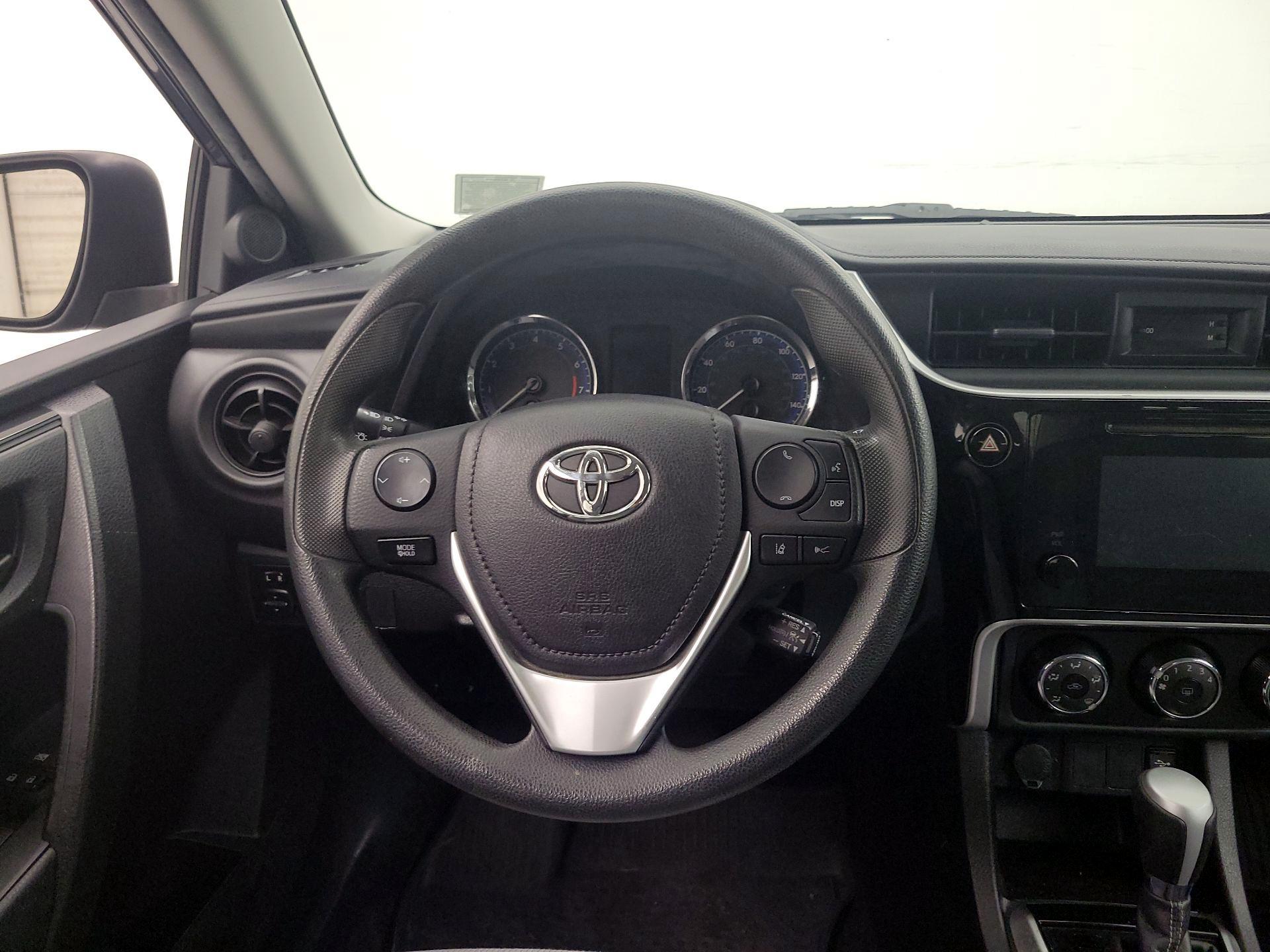 Thumbnail: 2017 Toyota Corolla - 10