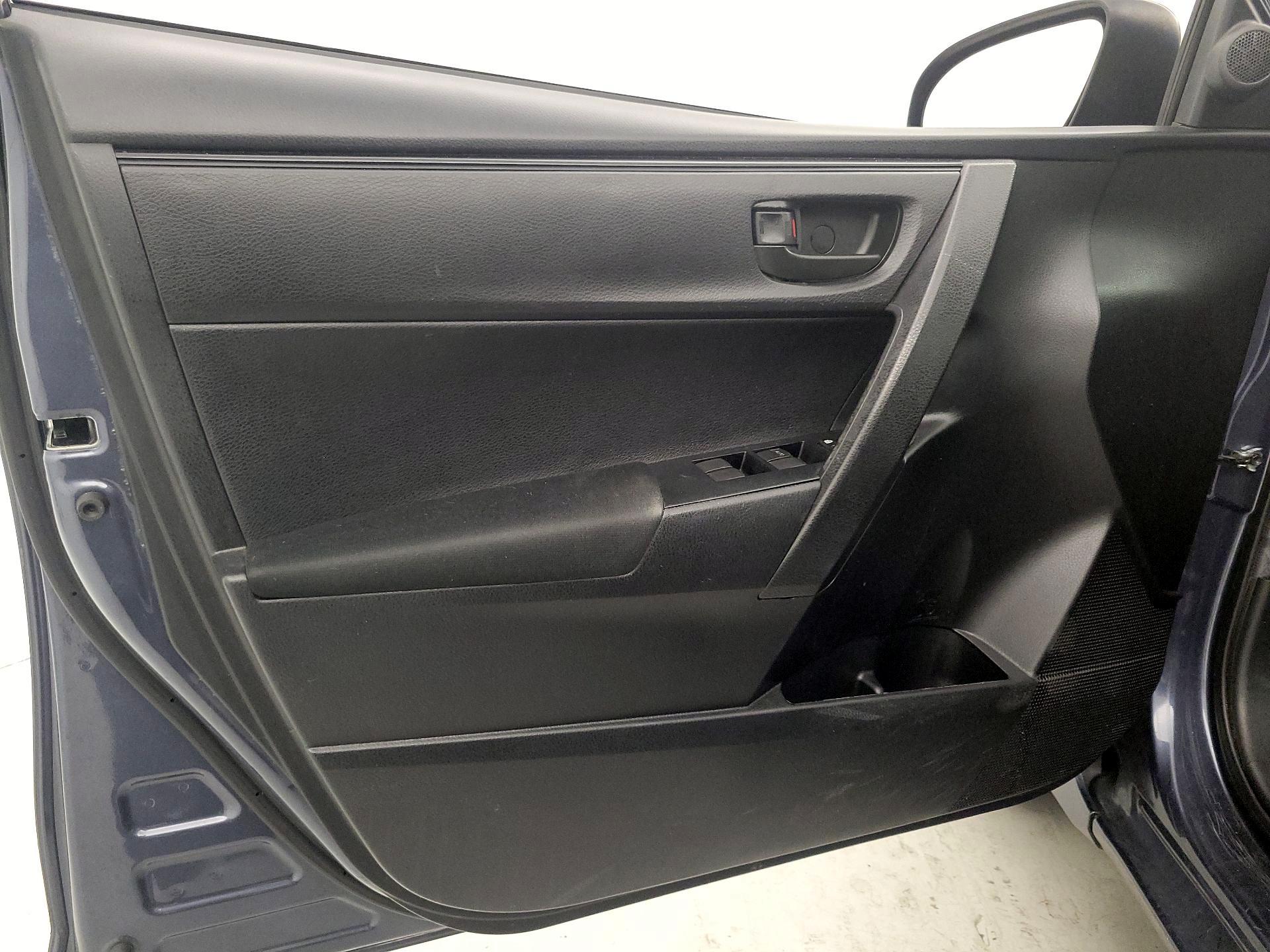 Thumbnail: 2017 Toyota Corolla - 12