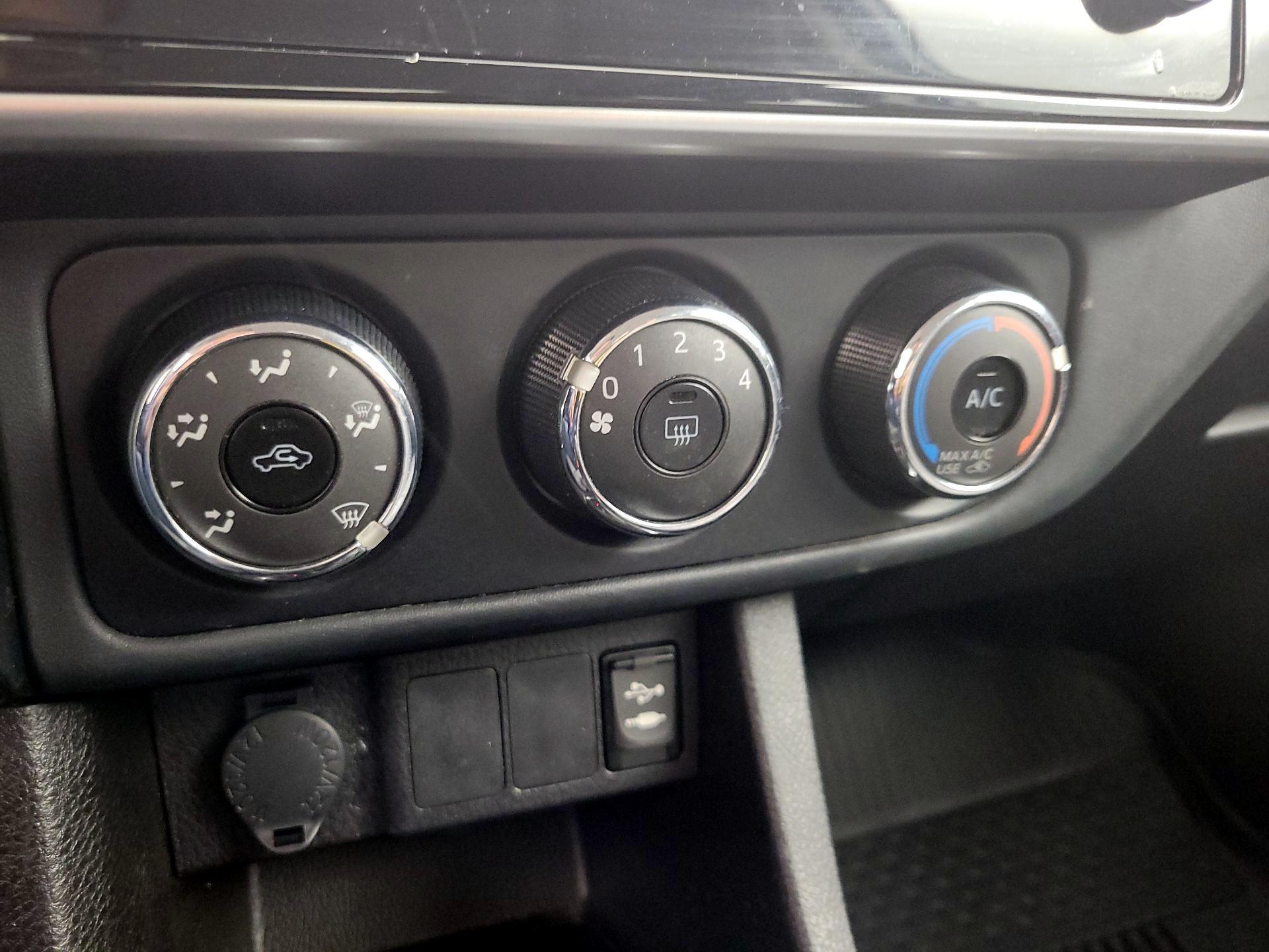 Thumbnail: 2017 Toyota Corolla - 16