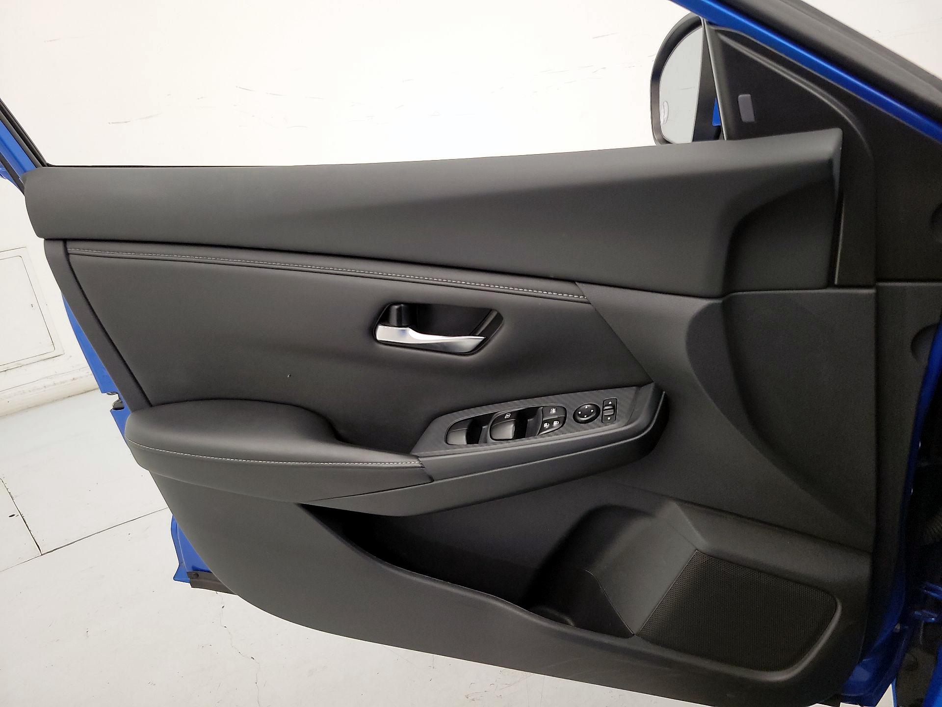 Thumbnail: 2022 Nissan Sentra - 12