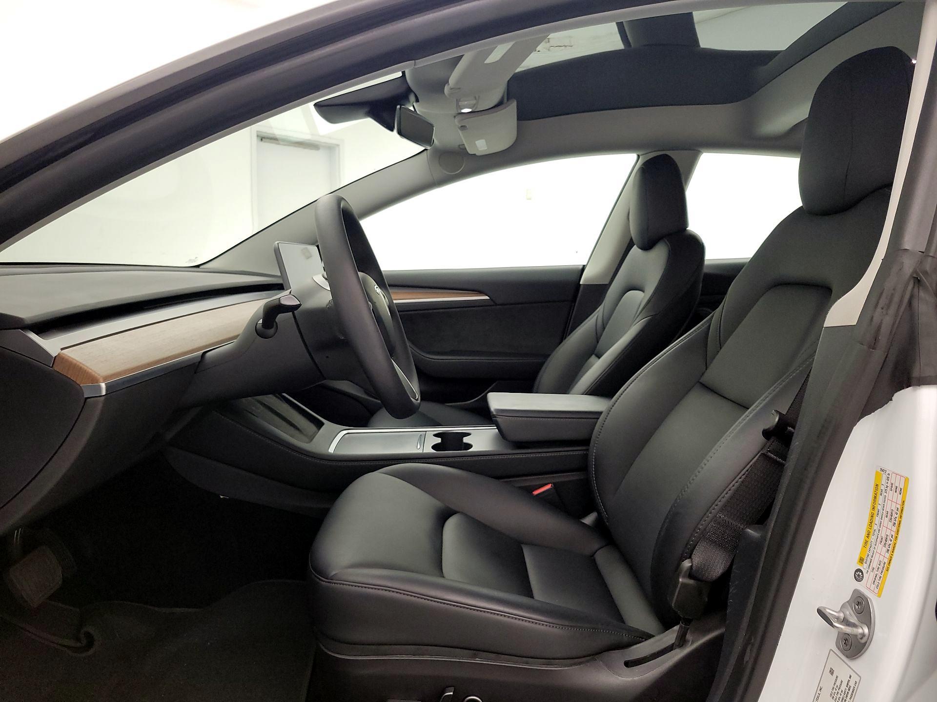 Thumbnail: 2022 Tesla Model 3 - 11