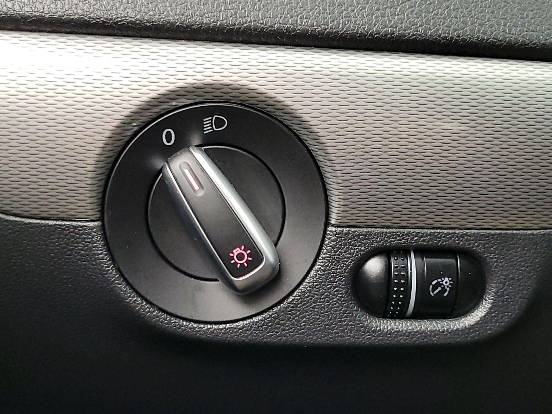 Thumbnail: 2015 Volkswagen Jetta - 13