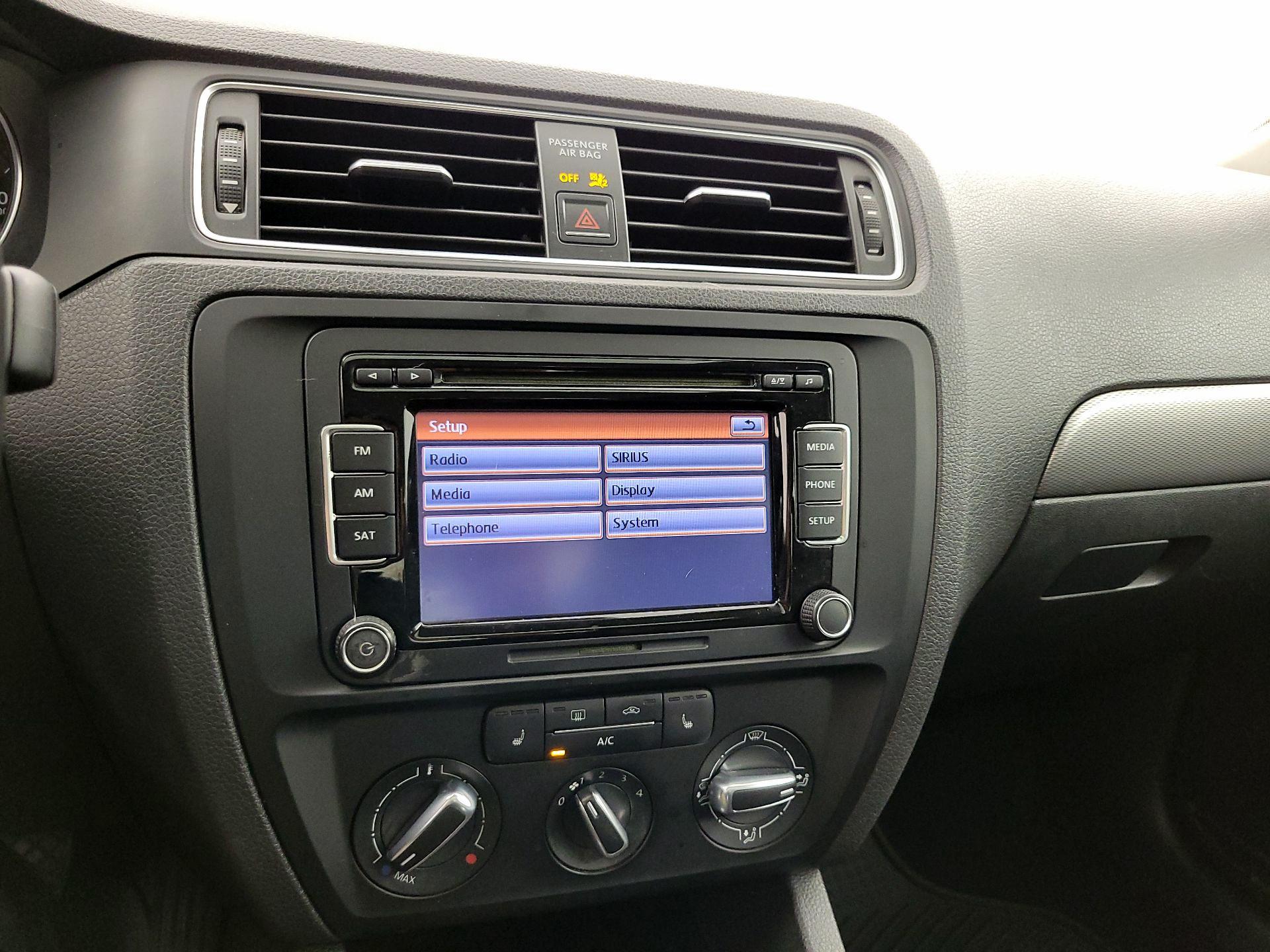 Thumbnail: 2015 Volkswagen Jetta - 16