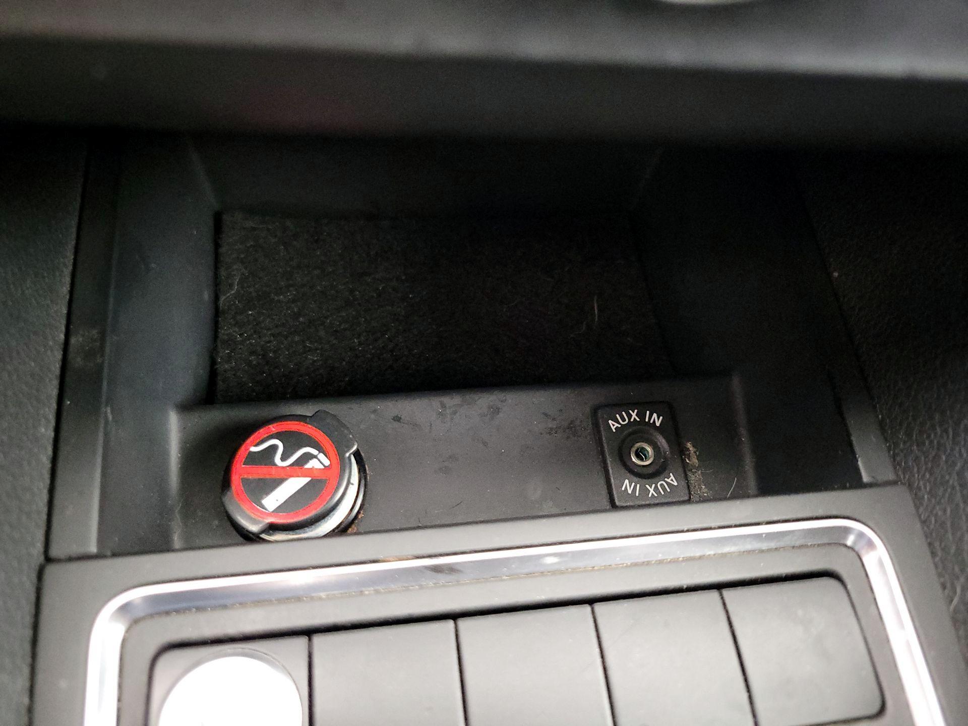 Thumbnail: 2015 Volkswagen Jetta - 18