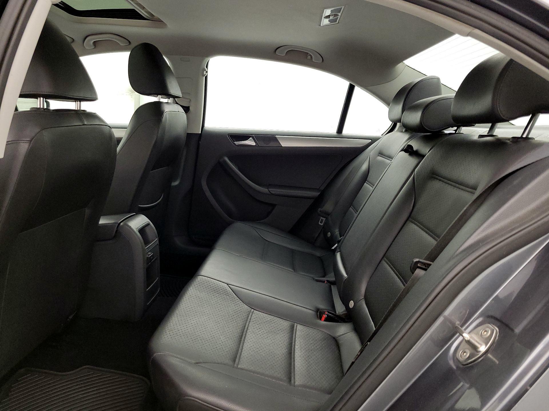 Thumbnail: 2015 Volkswagen Jetta - 20