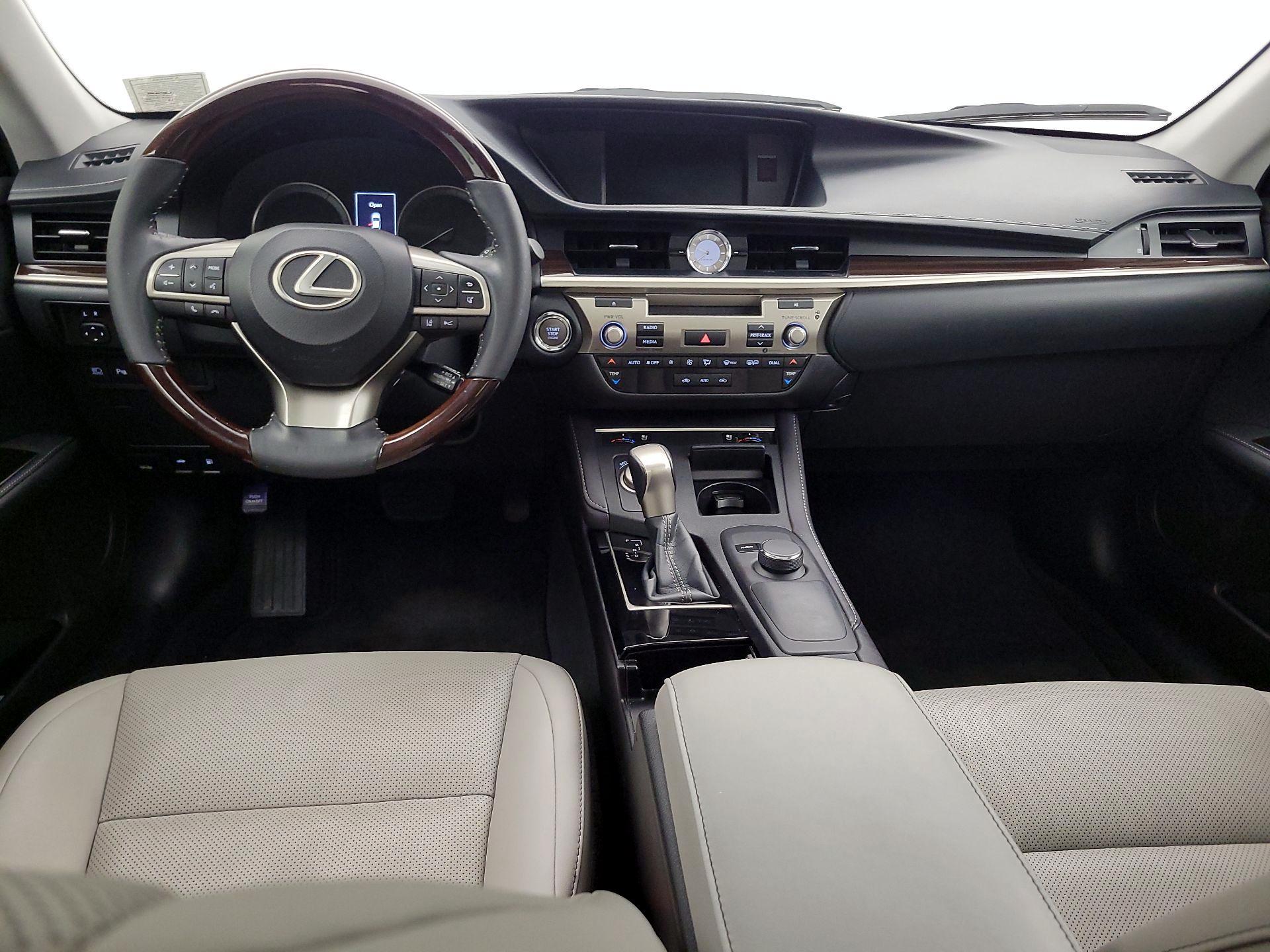 Thumbnail: 2017 Lexus ES - 9