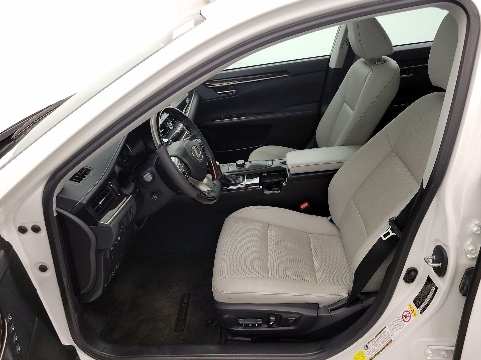 Thumbnail: 2017 Lexus ES - 11