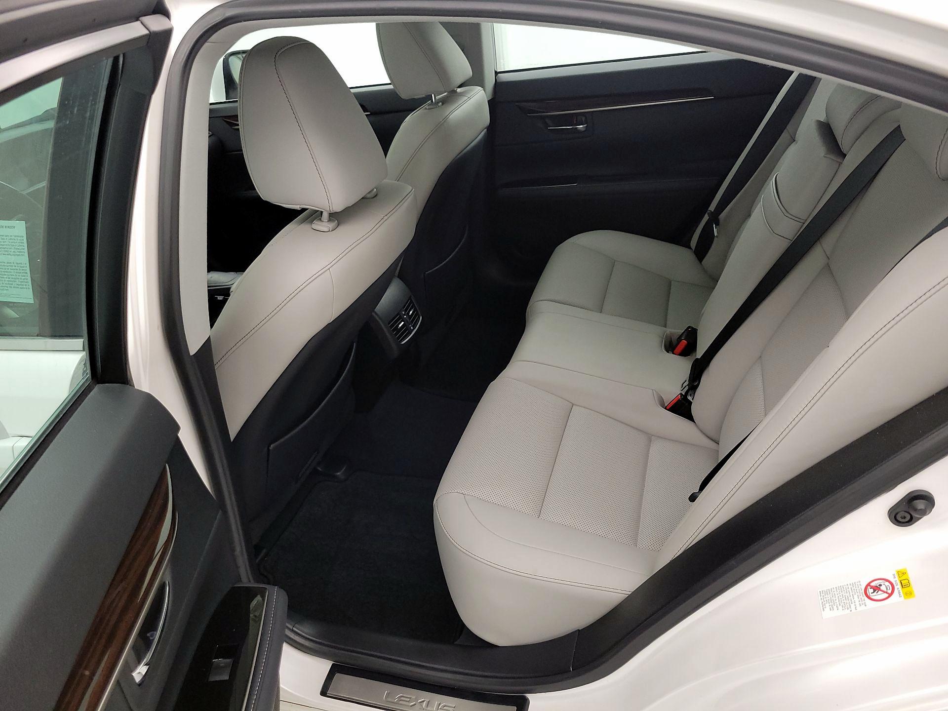 Thumbnail: 2017 Lexus ES - 19