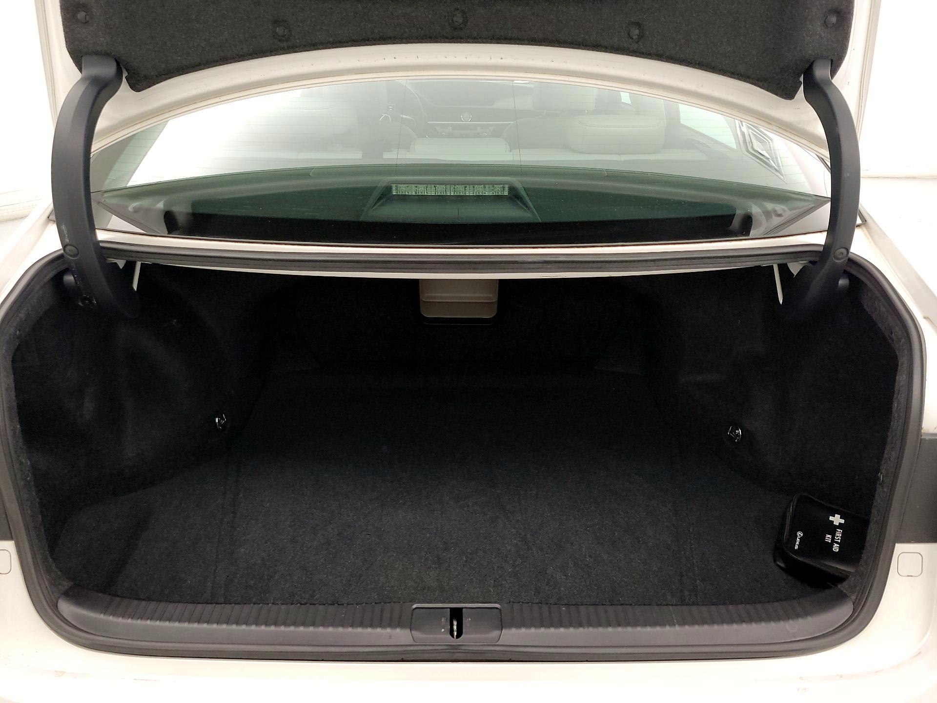 Thumbnail: 2017 Lexus ES - 20