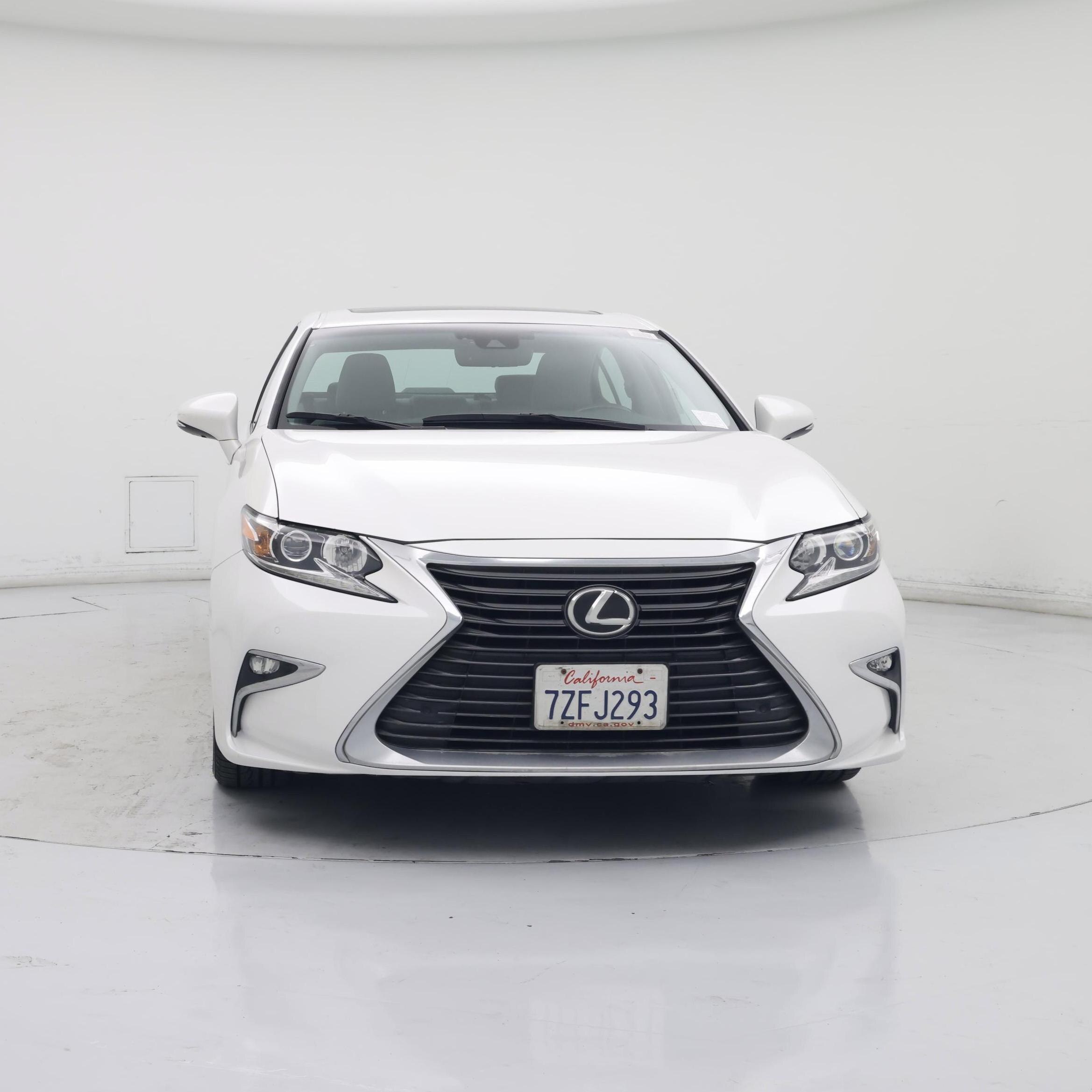 Thumbnail: 2017 Lexus ES - 5