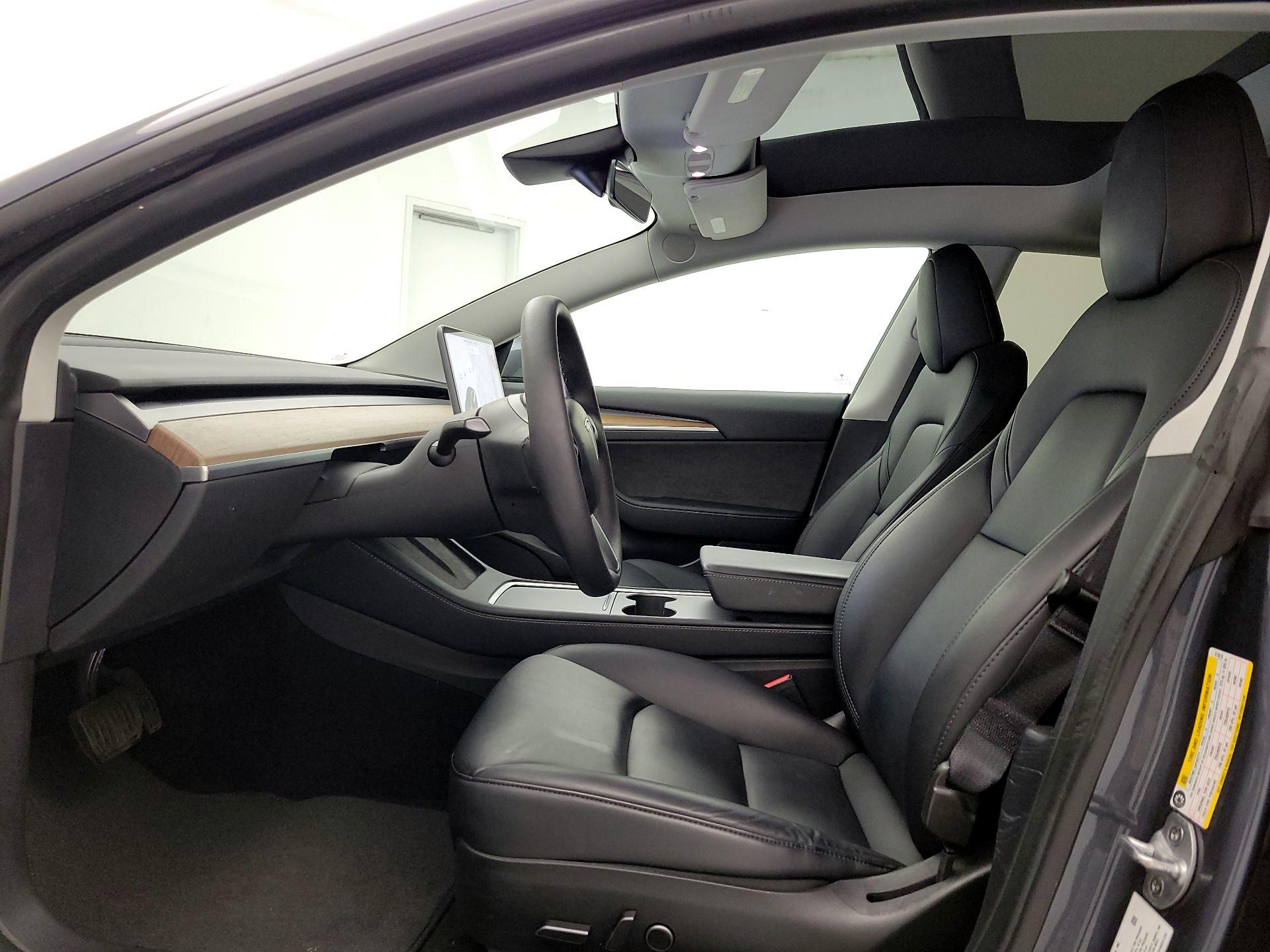 Thumbnail: 2022 Tesla Model 3 - 11