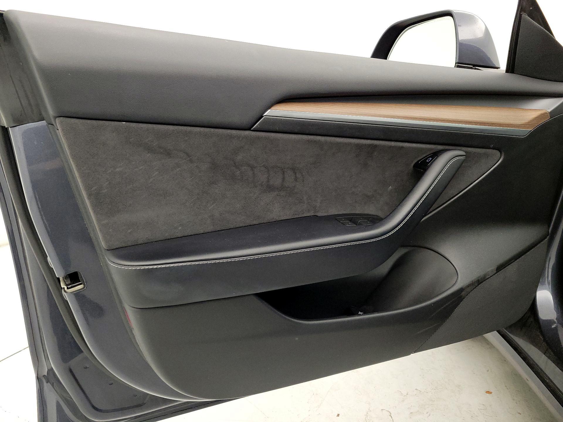 Thumbnail: 2022 Tesla Model 3 - 12