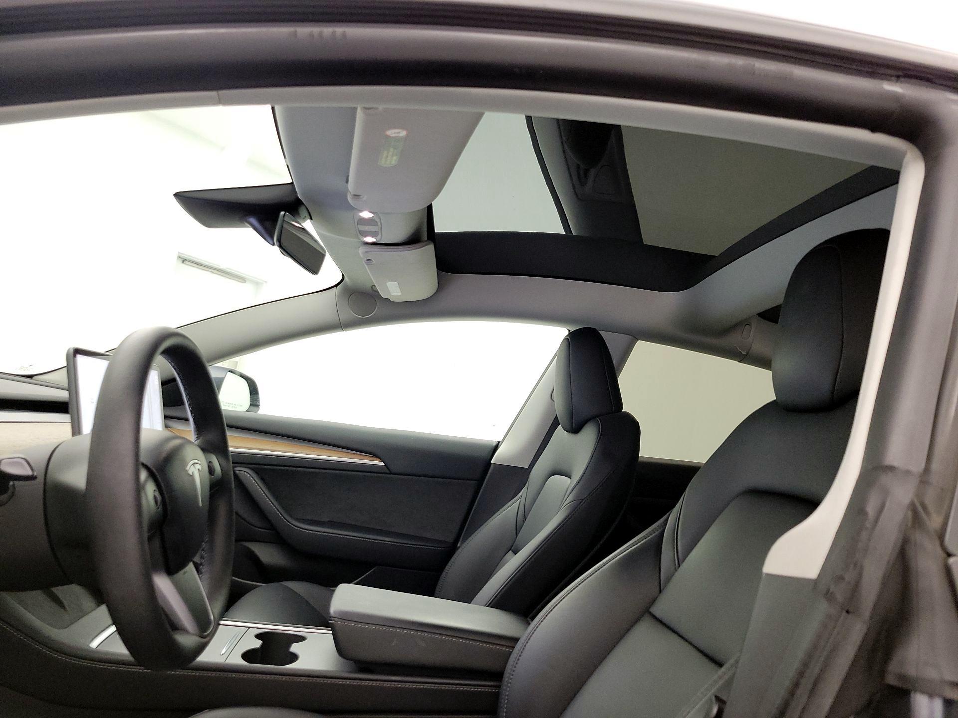 Thumbnail: 2022 Tesla Model 3 - 19