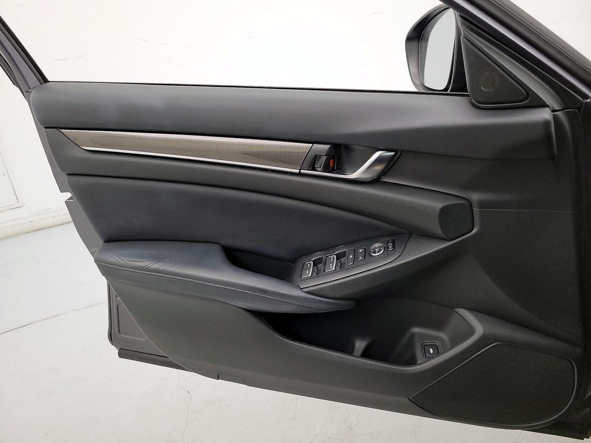 Thumbnail: 2018 Honda Accord - 12