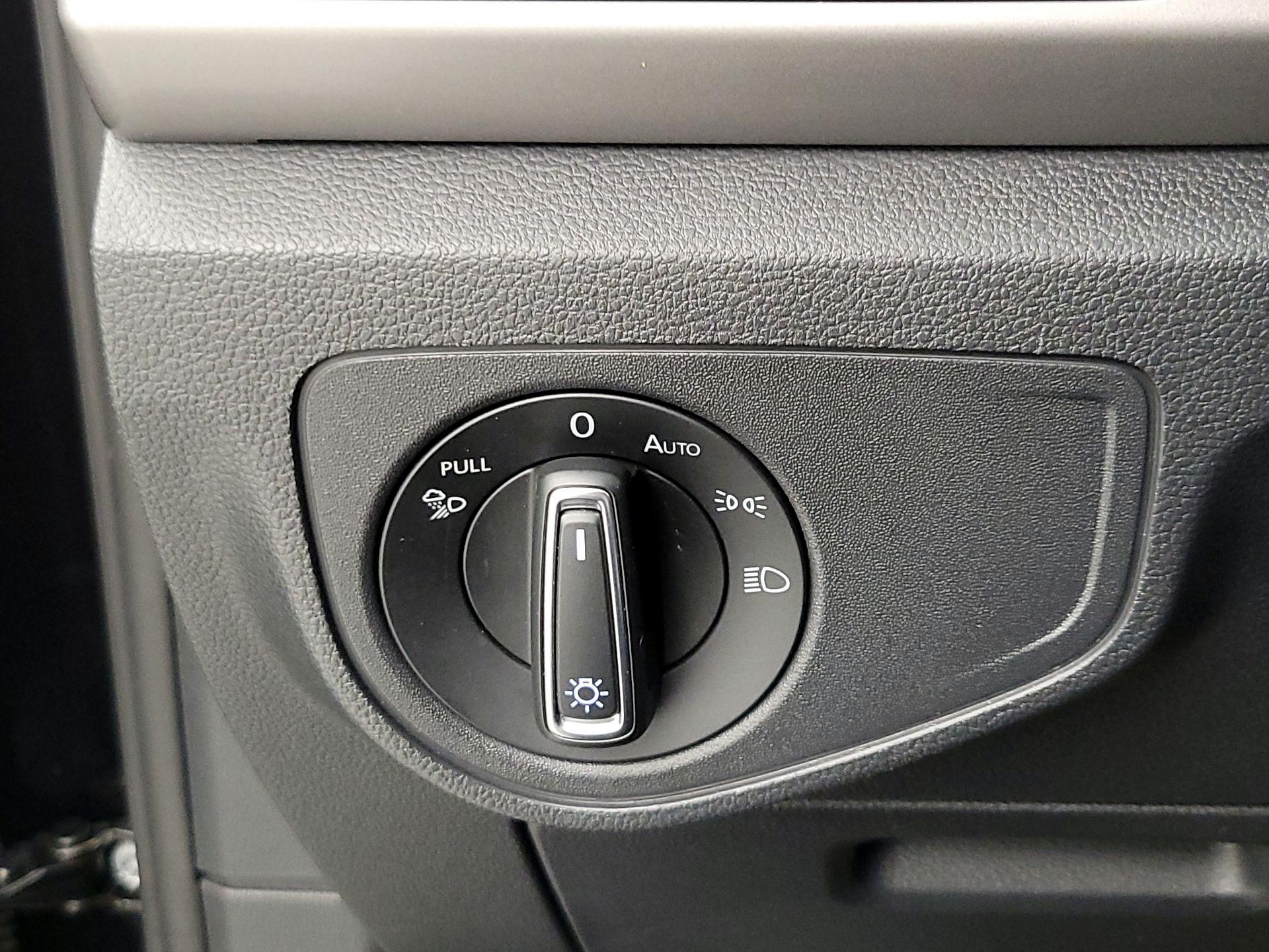 Thumbnail: 2021 Volkswagen Atlas - 13