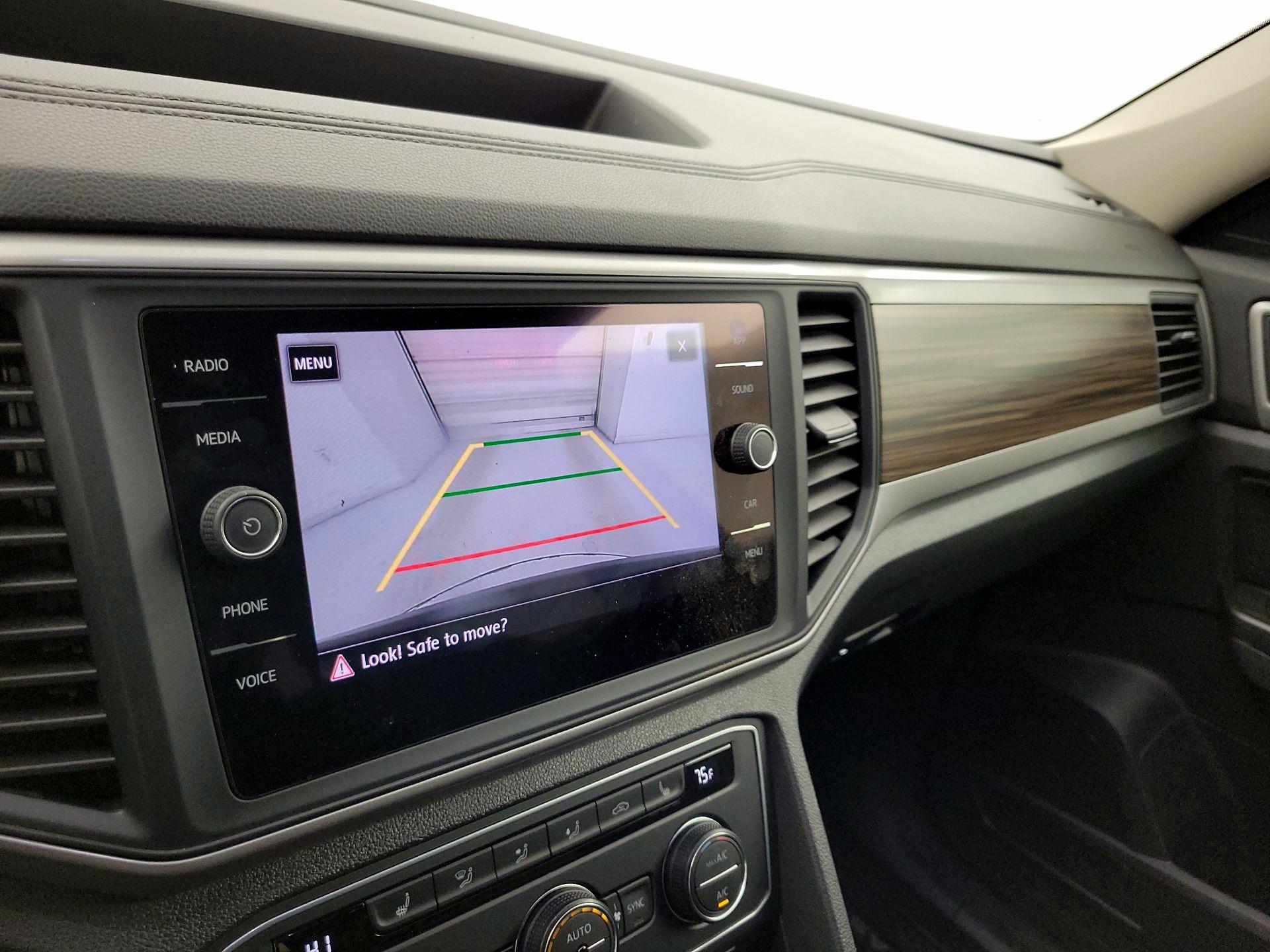 Thumbnail: 2021 Volkswagen Atlas - 14