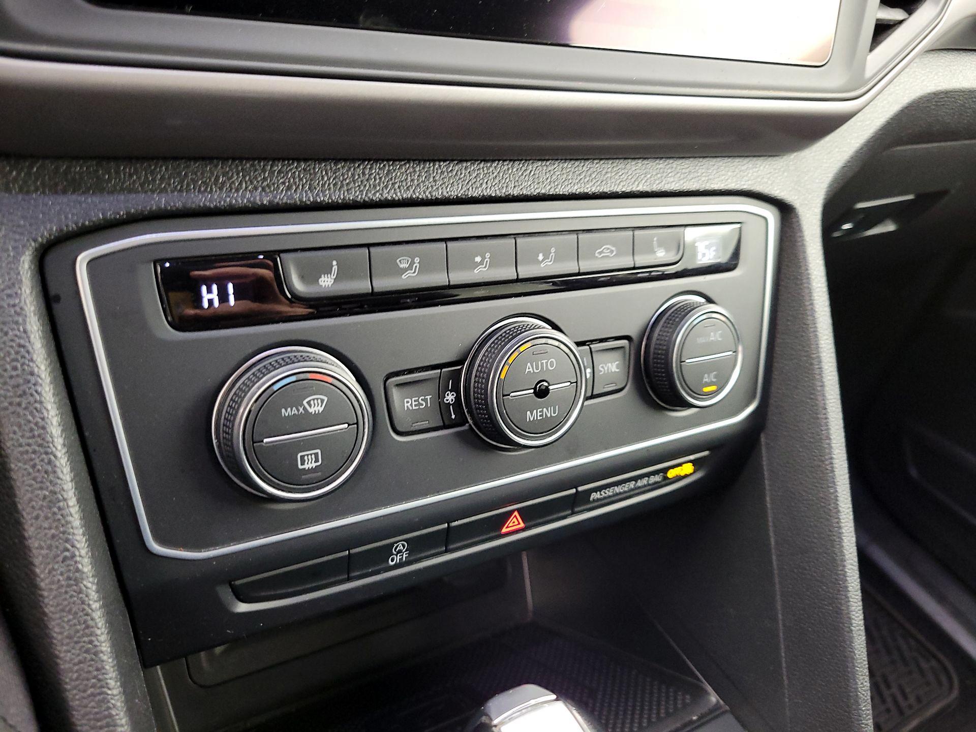 Thumbnail: 2021 Volkswagen Atlas - 16