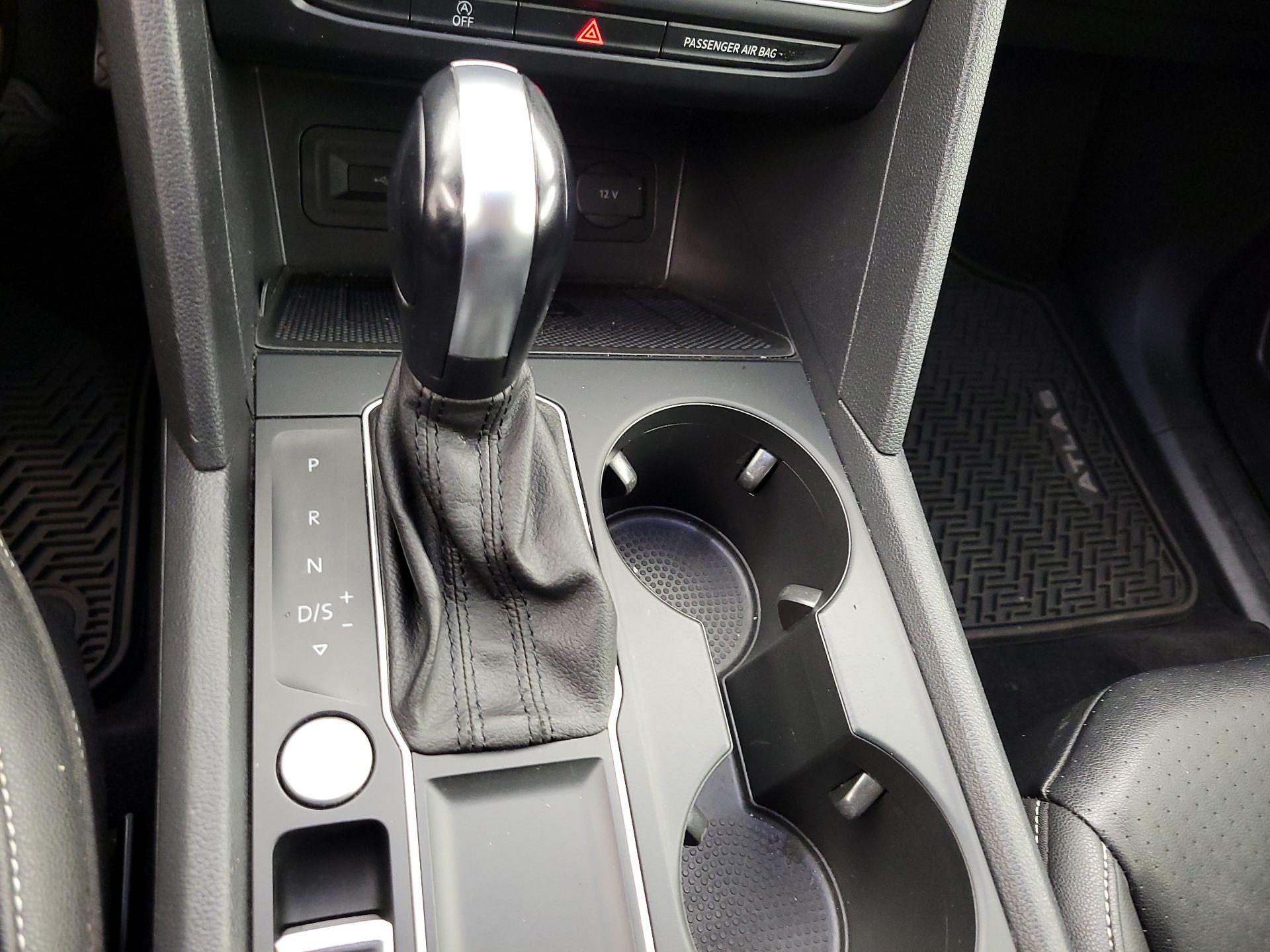 Thumbnail: 2021 Volkswagen Atlas - 17