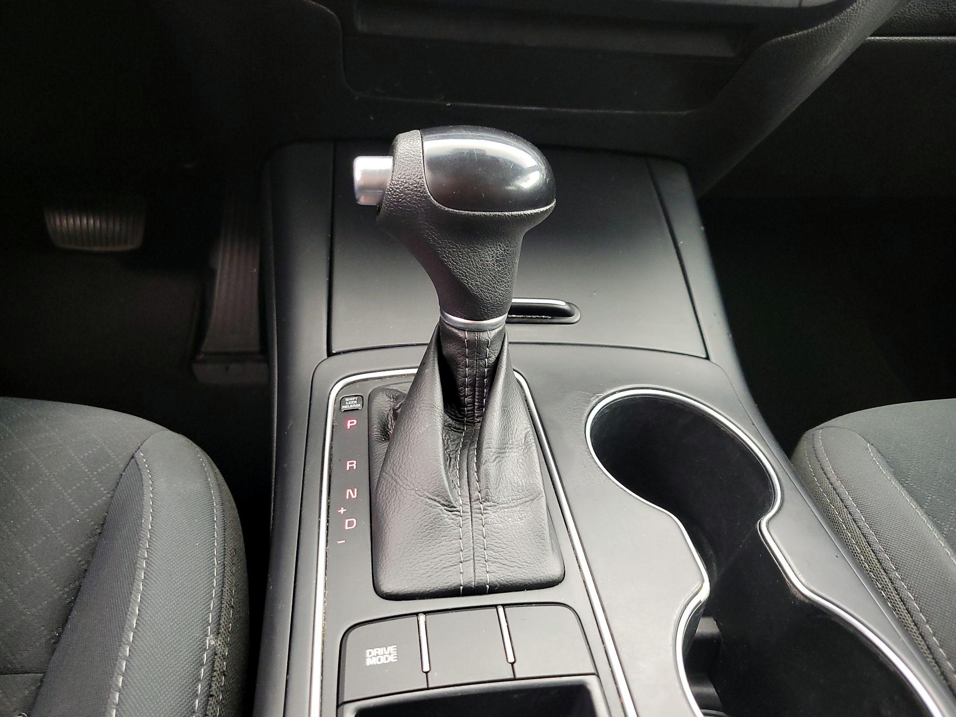 Thumbnail: 2018 Kia Sorento - 17