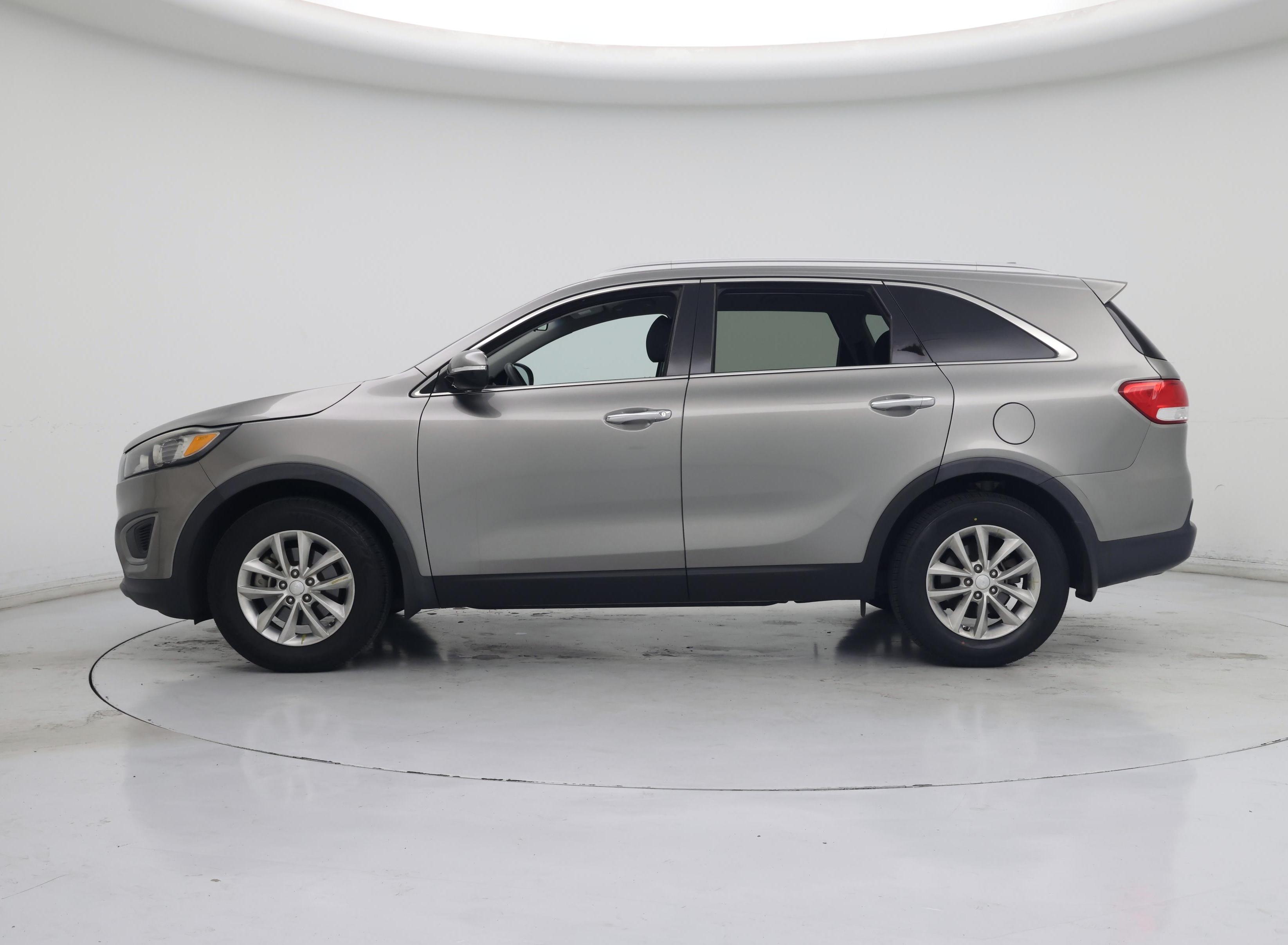 Thumbnail: 2018 Kia Sorento - 3