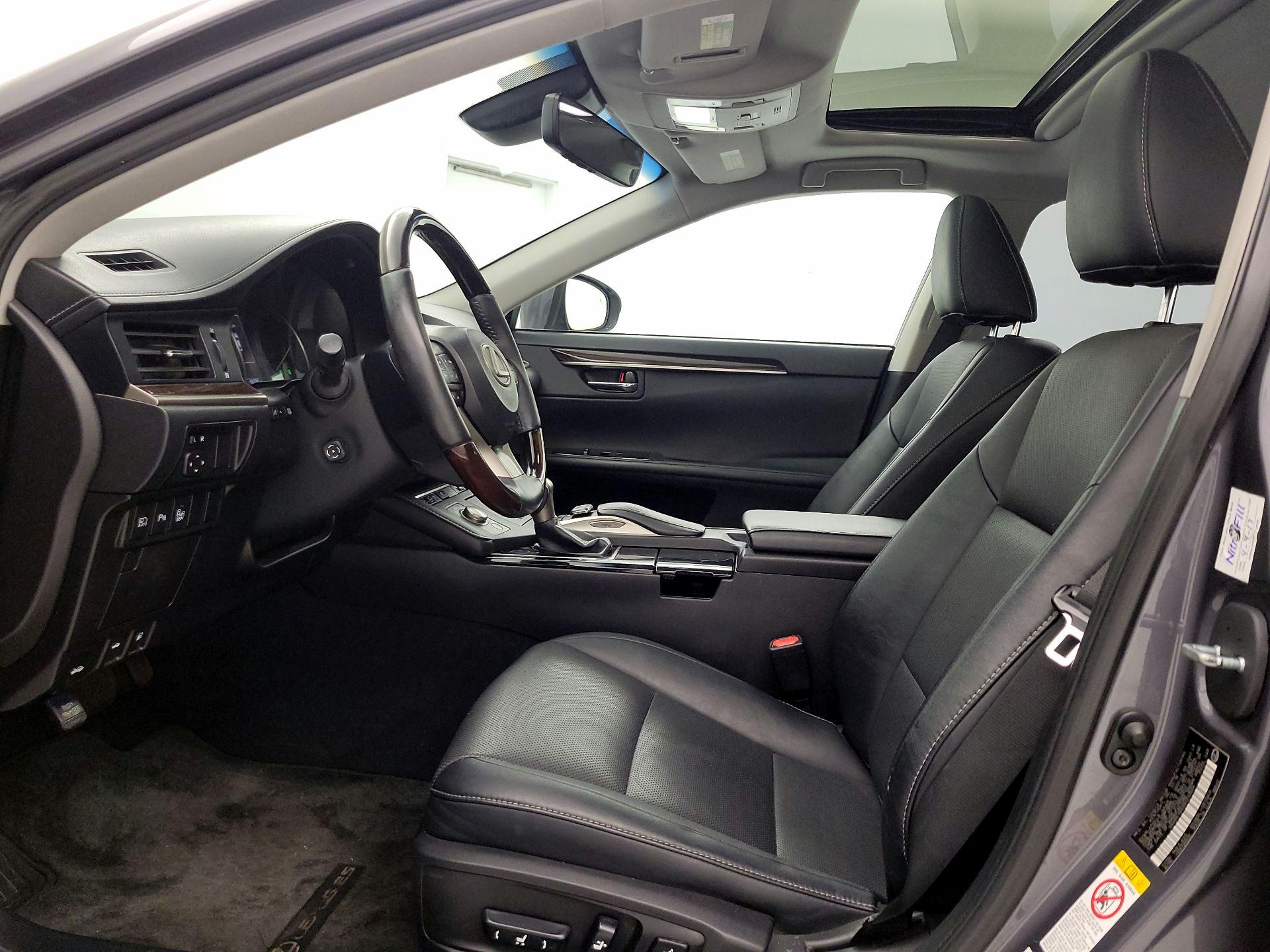 Thumbnail: 2016 Lexus ES - 11