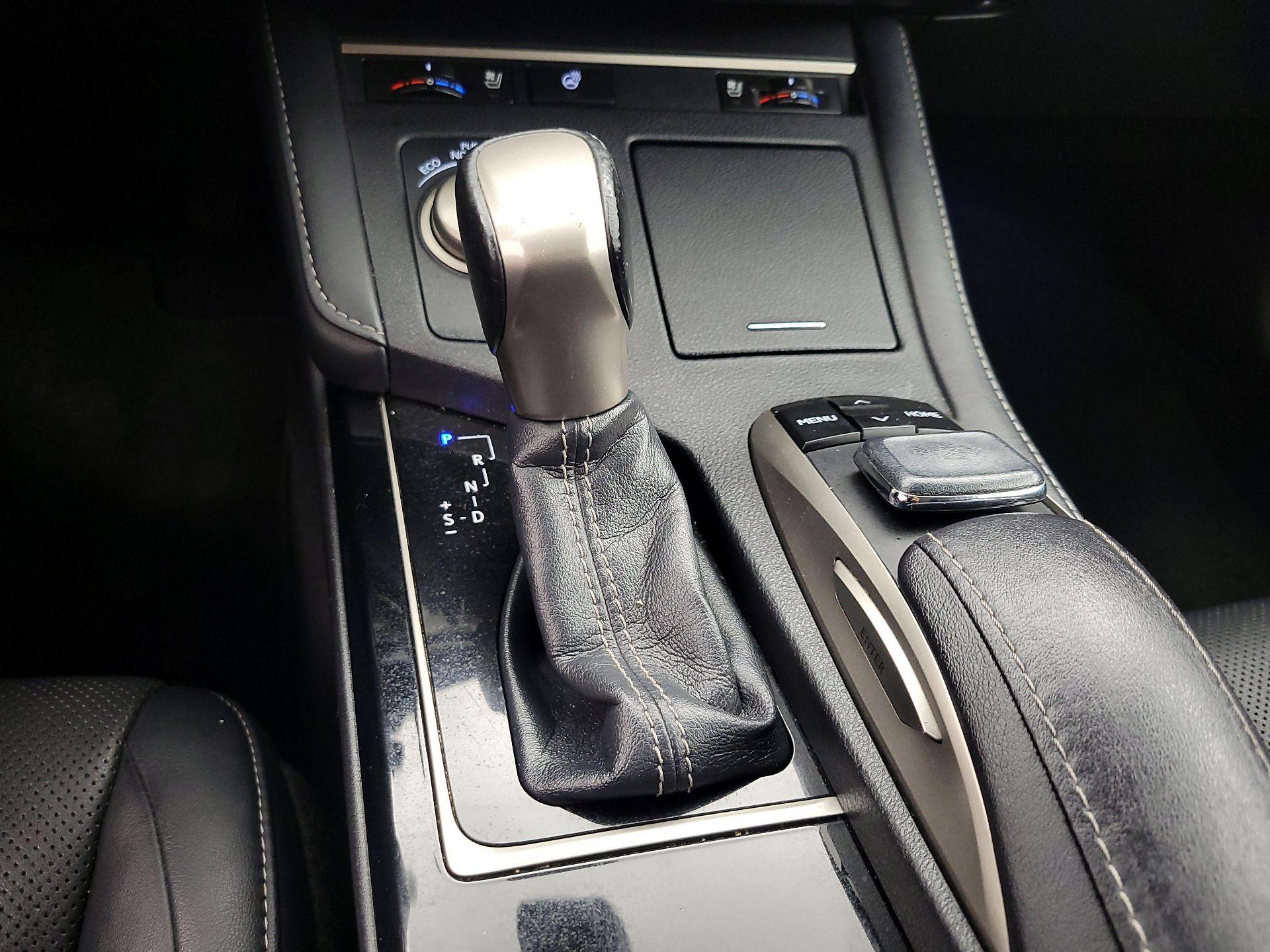 Thumbnail: 2016 Lexus ES - 18