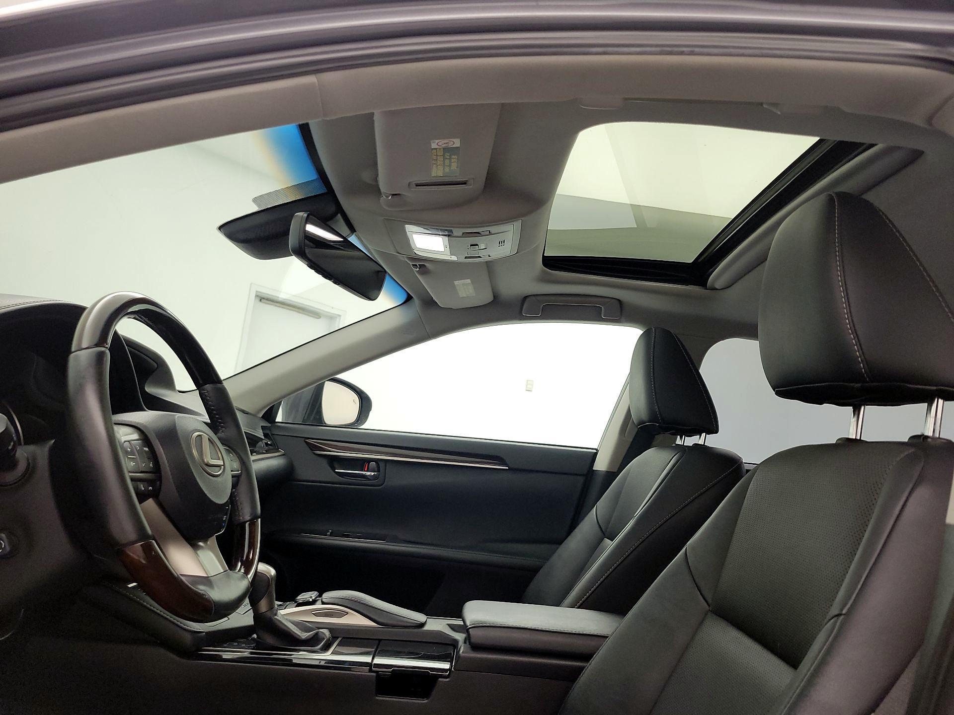 Thumbnail: 2016 Lexus ES - 20