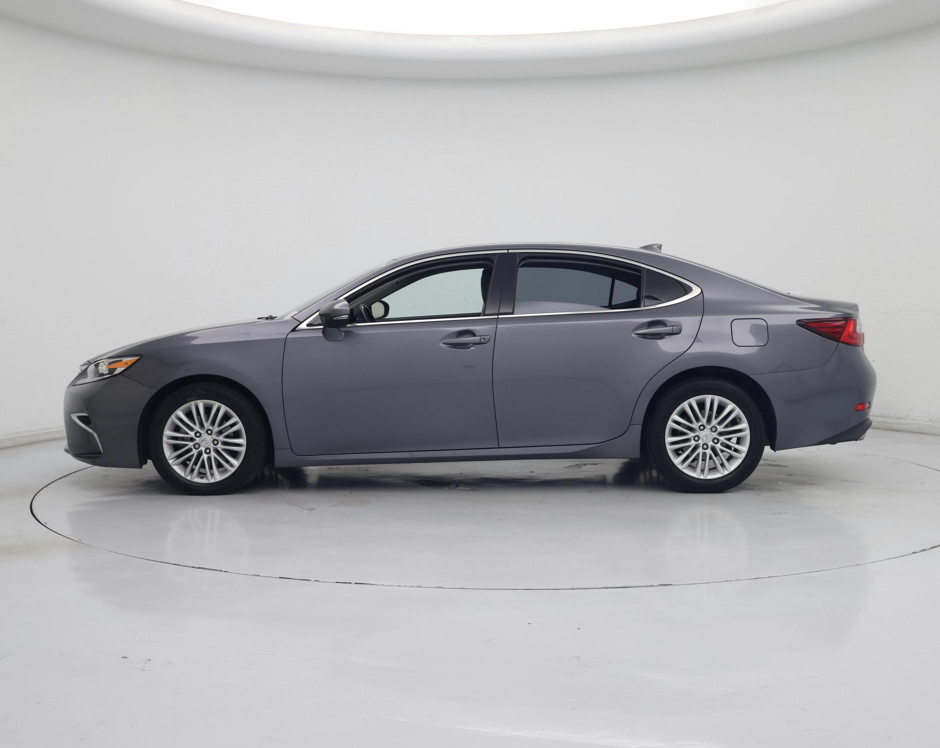 Thumbnail: 2016 Lexus ES - 3