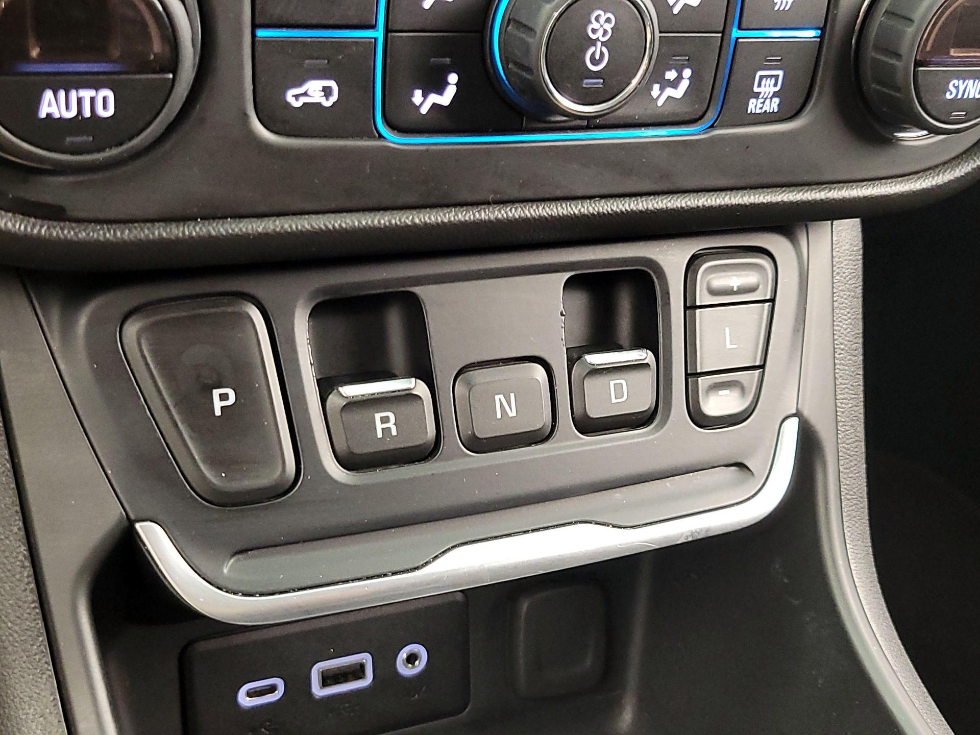 Thumbnail: 2018 GMC Terrain - 17