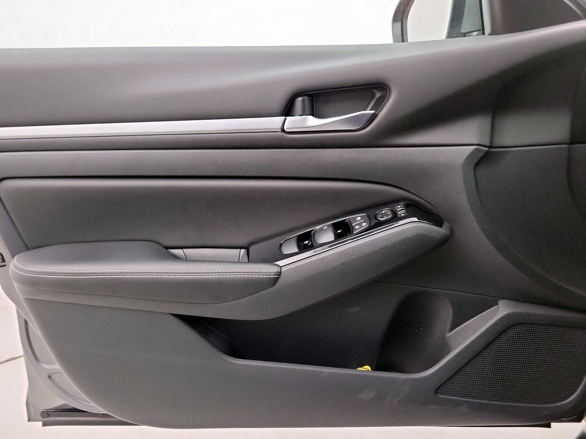 Thumbnail: 2023 Nissan Altima - 12