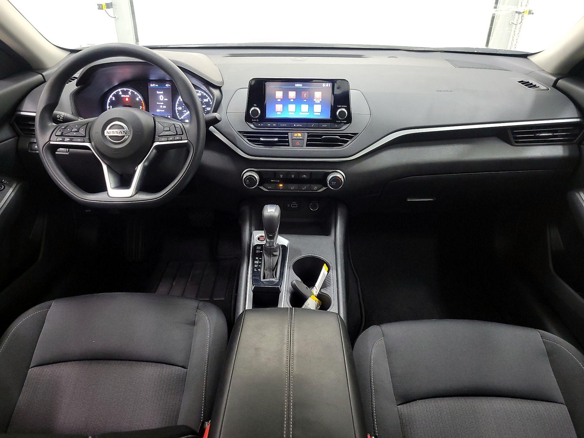 Thumbnail: 2022 Nissan Altima - 9