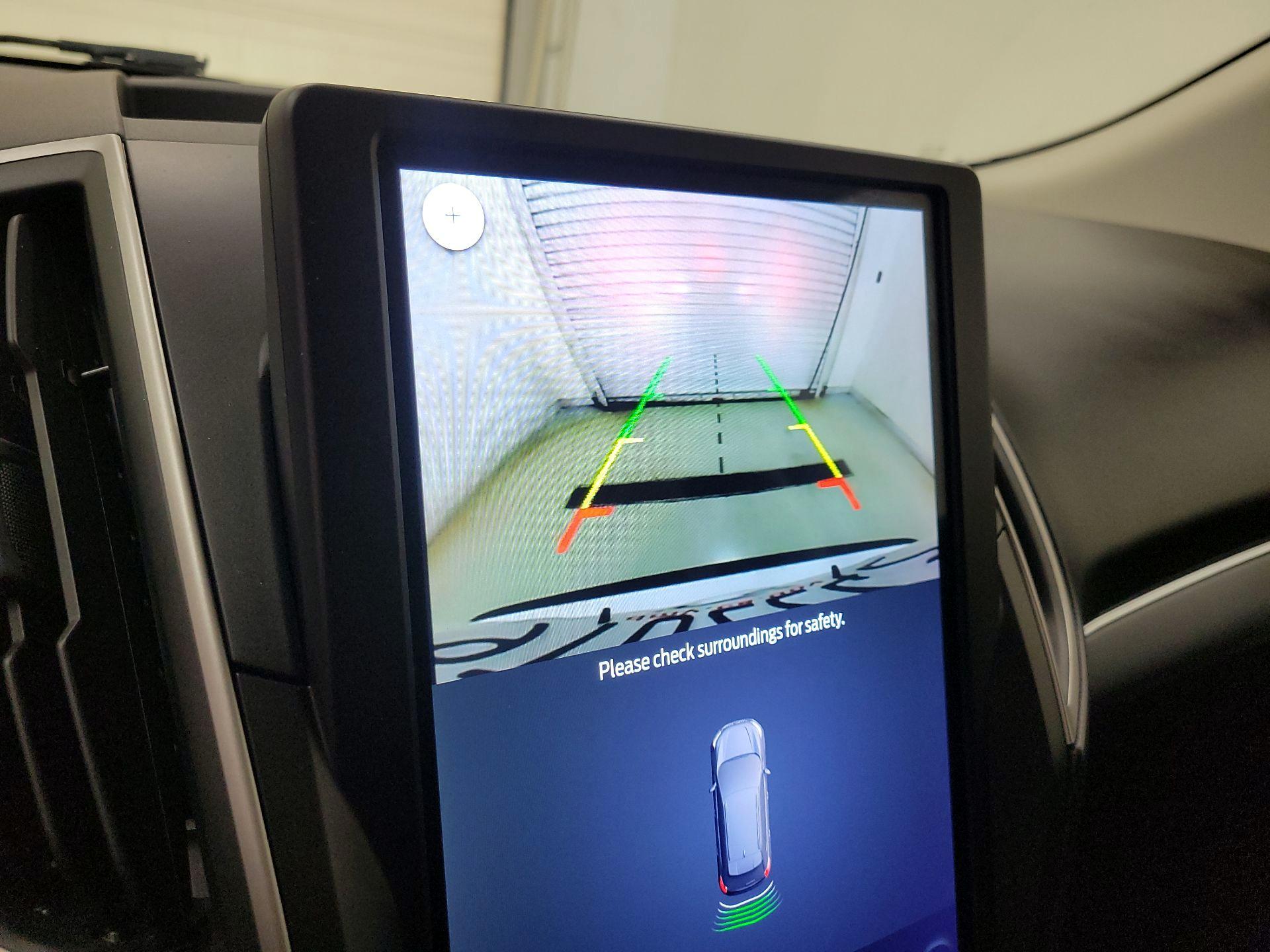 Thumbnail: 2021 Ford Edge - 15