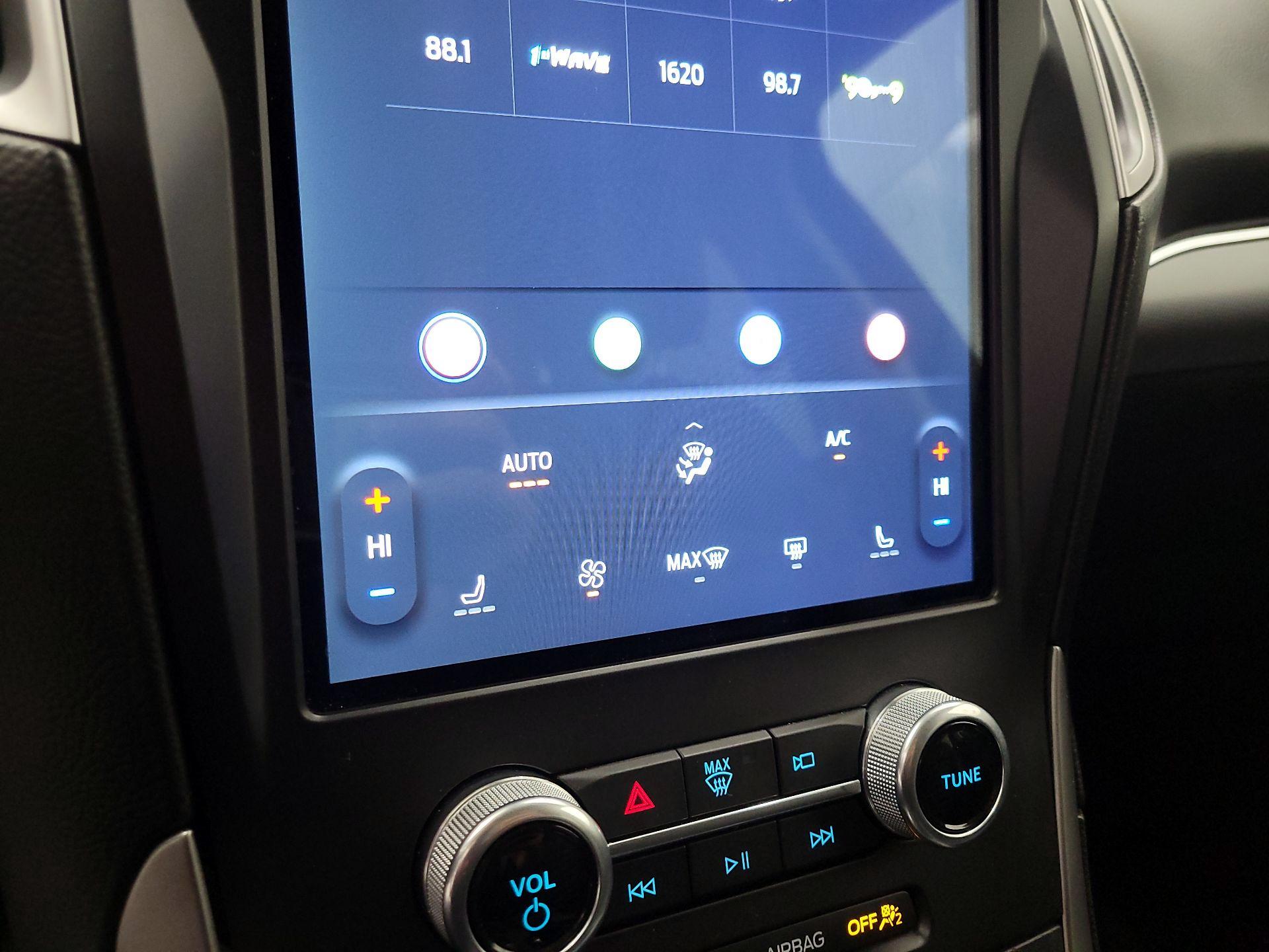 Thumbnail: 2021 Ford Edge - 17