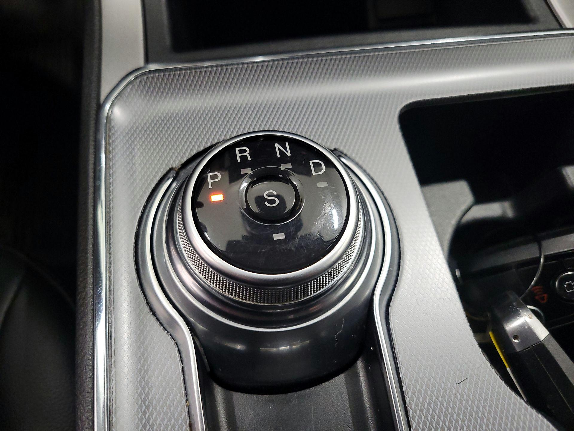 Thumbnail: 2021 Ford Edge - 18