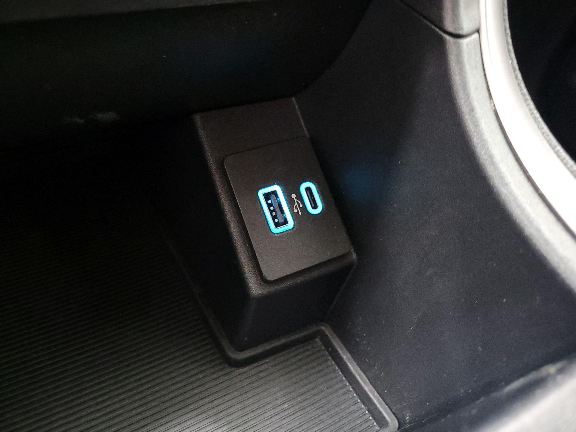 Thumbnail: 2021 Ford Edge - 19