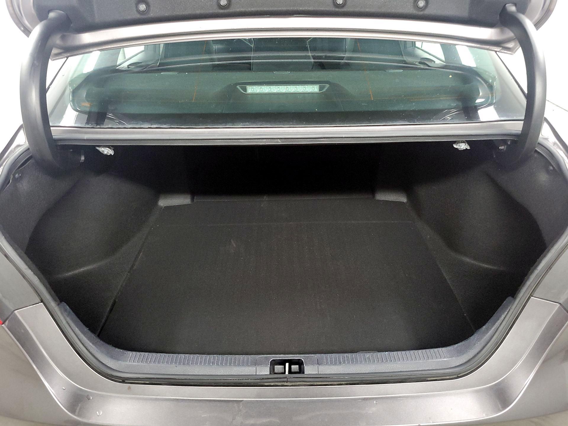 Thumbnail: 2022 Toyota Camry - 18