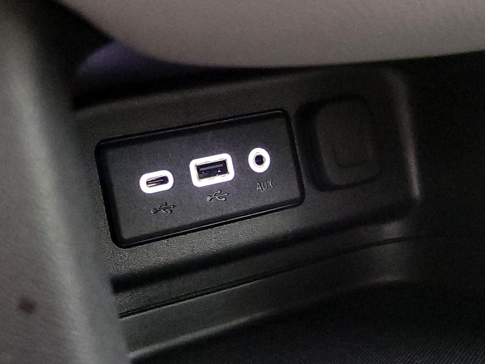 Thumbnail: 2023 Chevrolet Equinox - 18