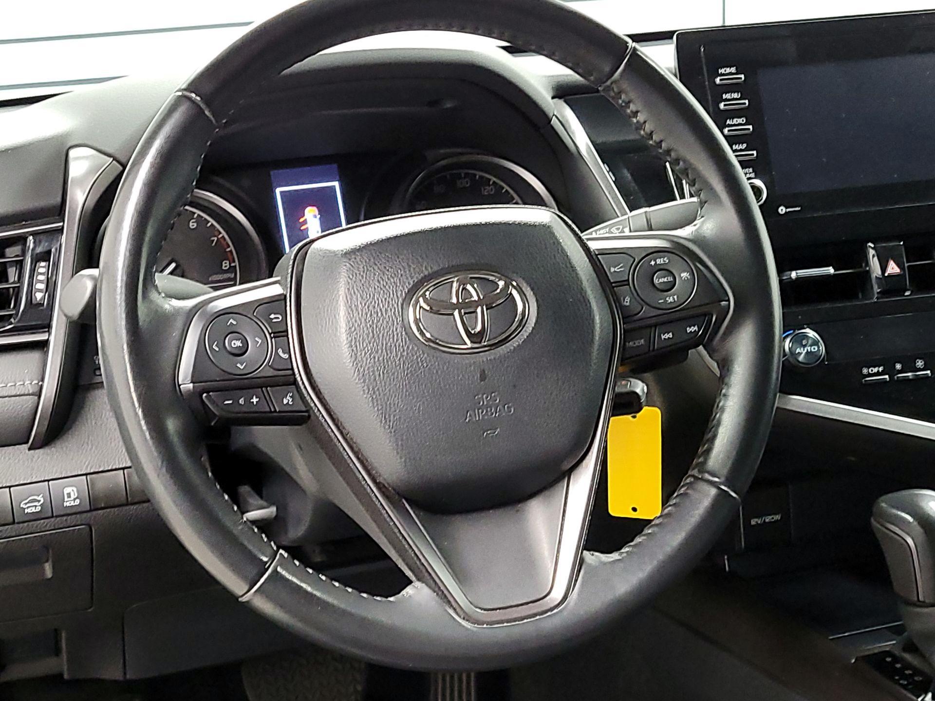 Thumbnail: 2023 Toyota Camry - 10