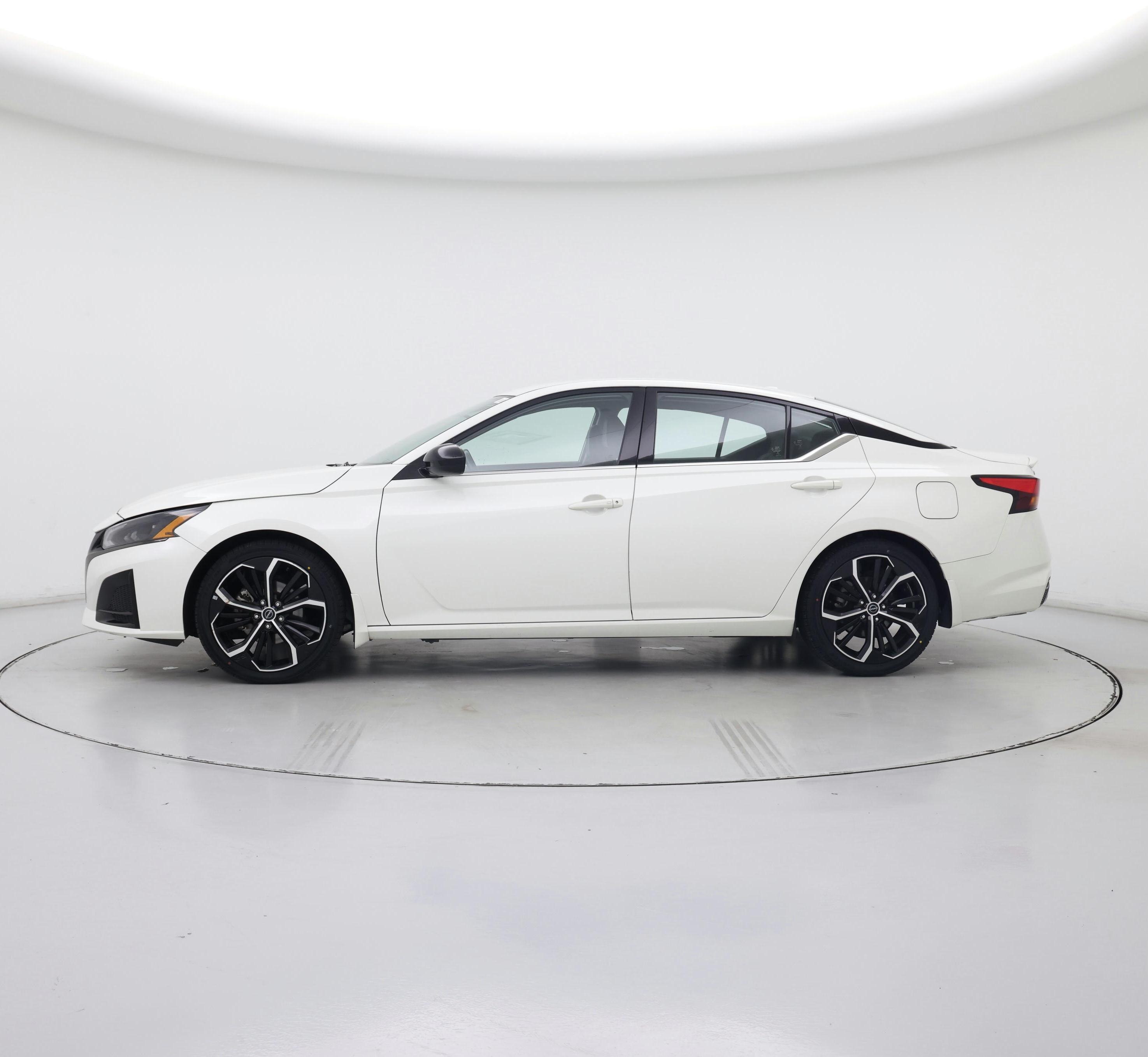 Thumbnail: 2023 Nissan Altima - 3