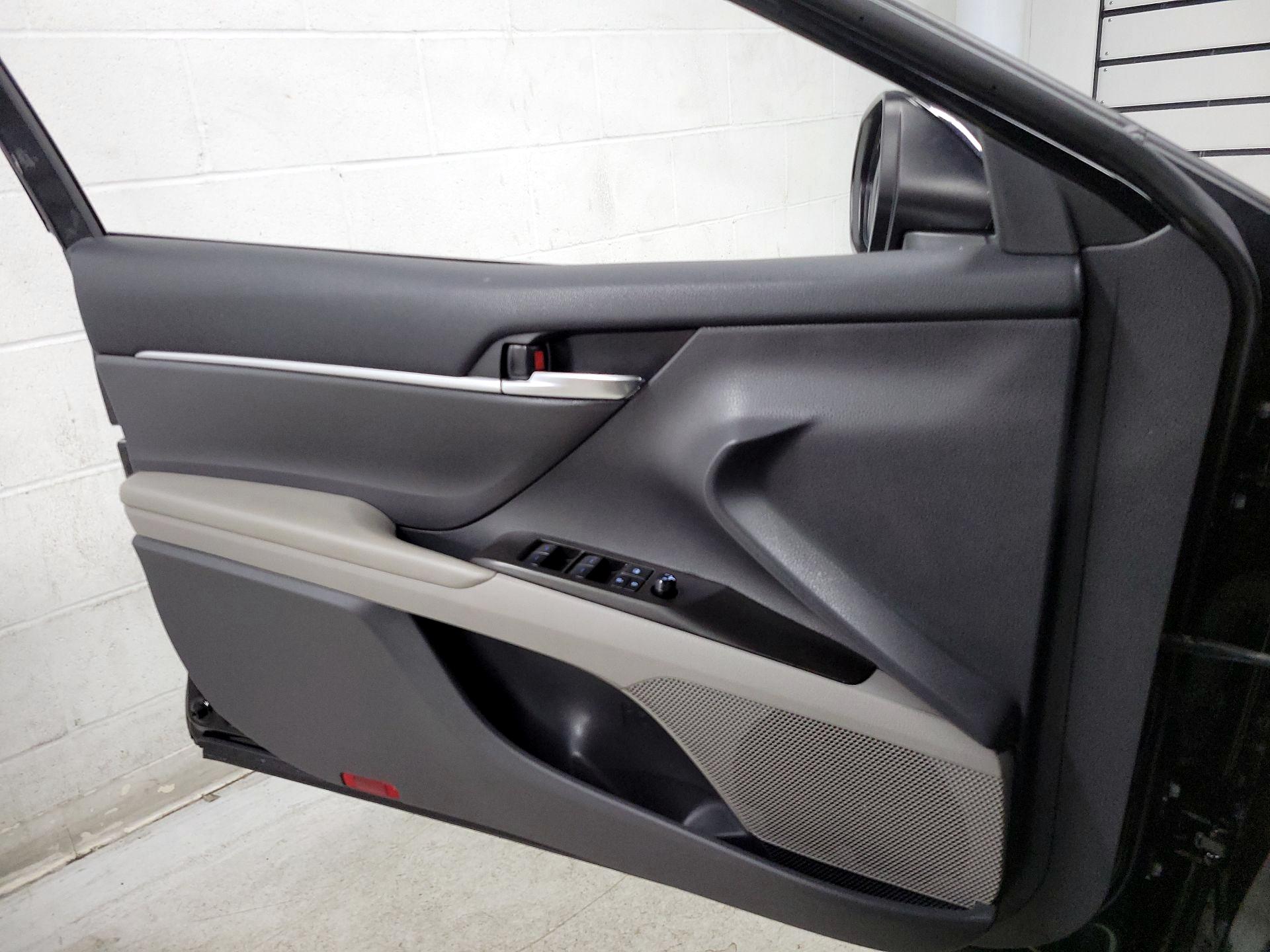 Thumbnail: 2023 Toyota Camry - 12