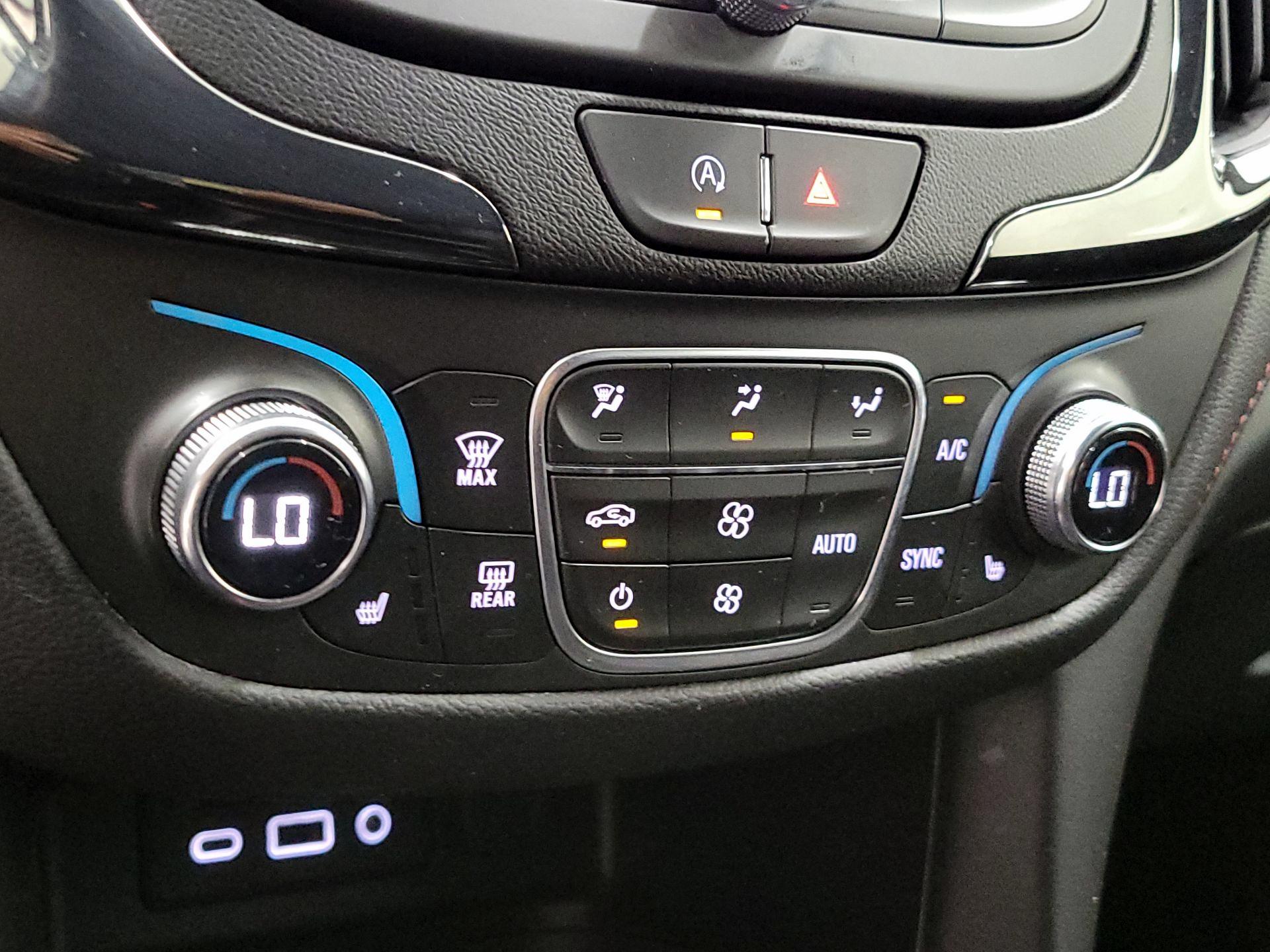 Thumbnail: 2022 Chevrolet Equinox - 16