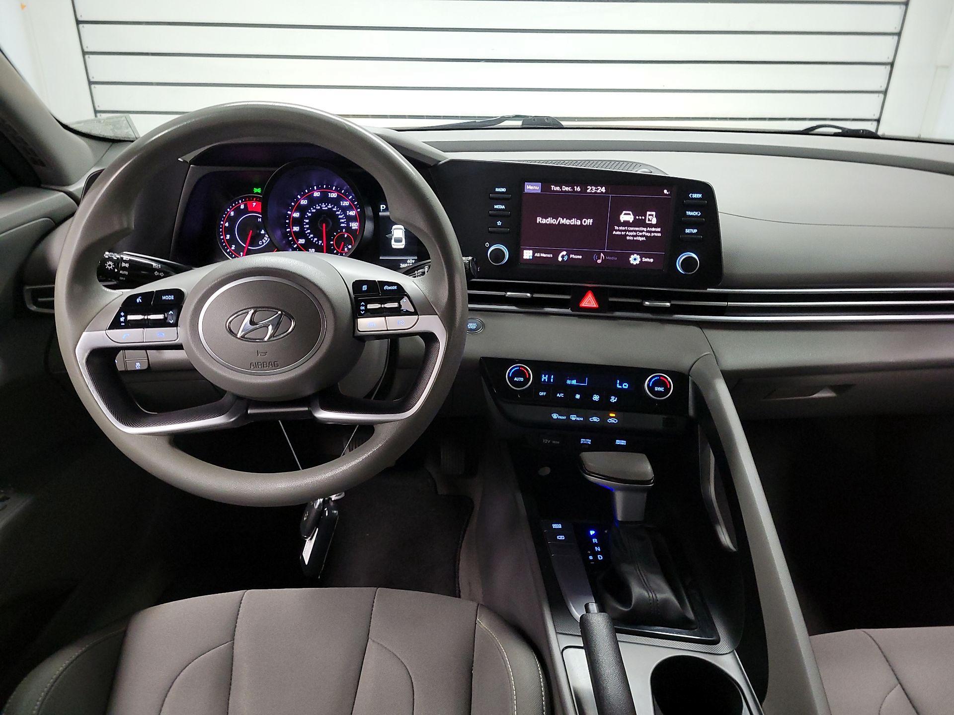 Thumbnail: 2023 Hyundai Elantra - 9