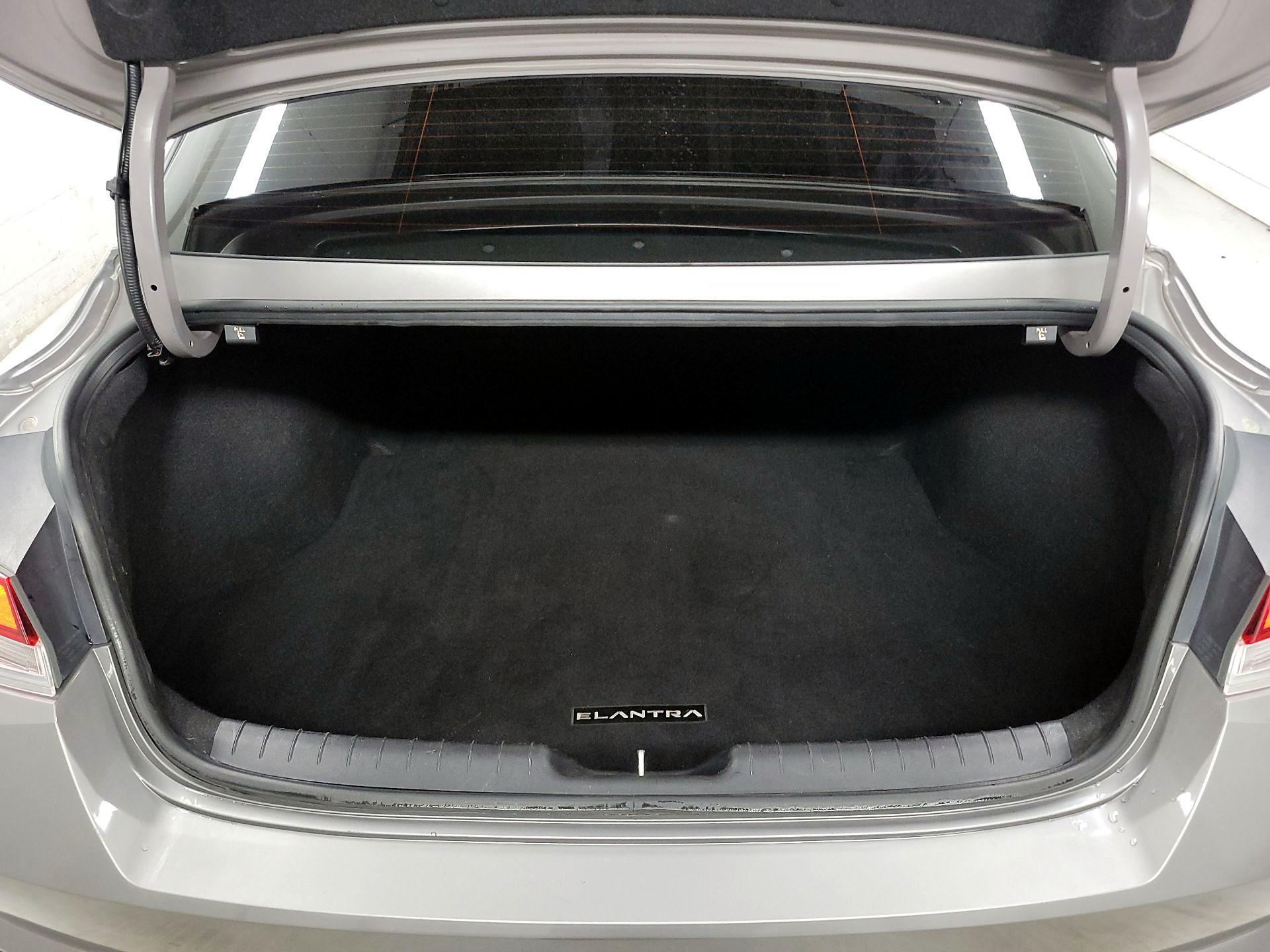 Thumbnail: 2023 Hyundai Elantra - 18