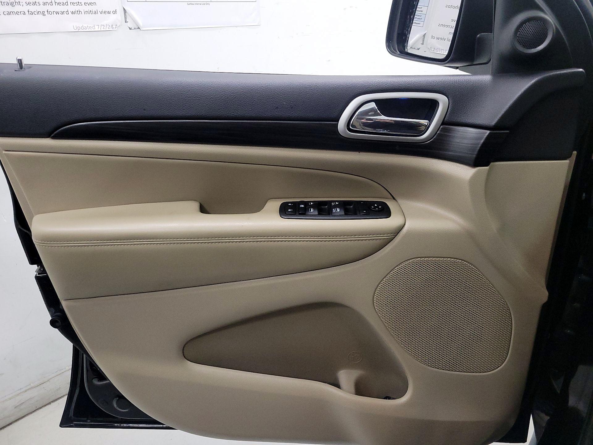 Thumbnail: 2022 Jeep Grand Cherokee - 12