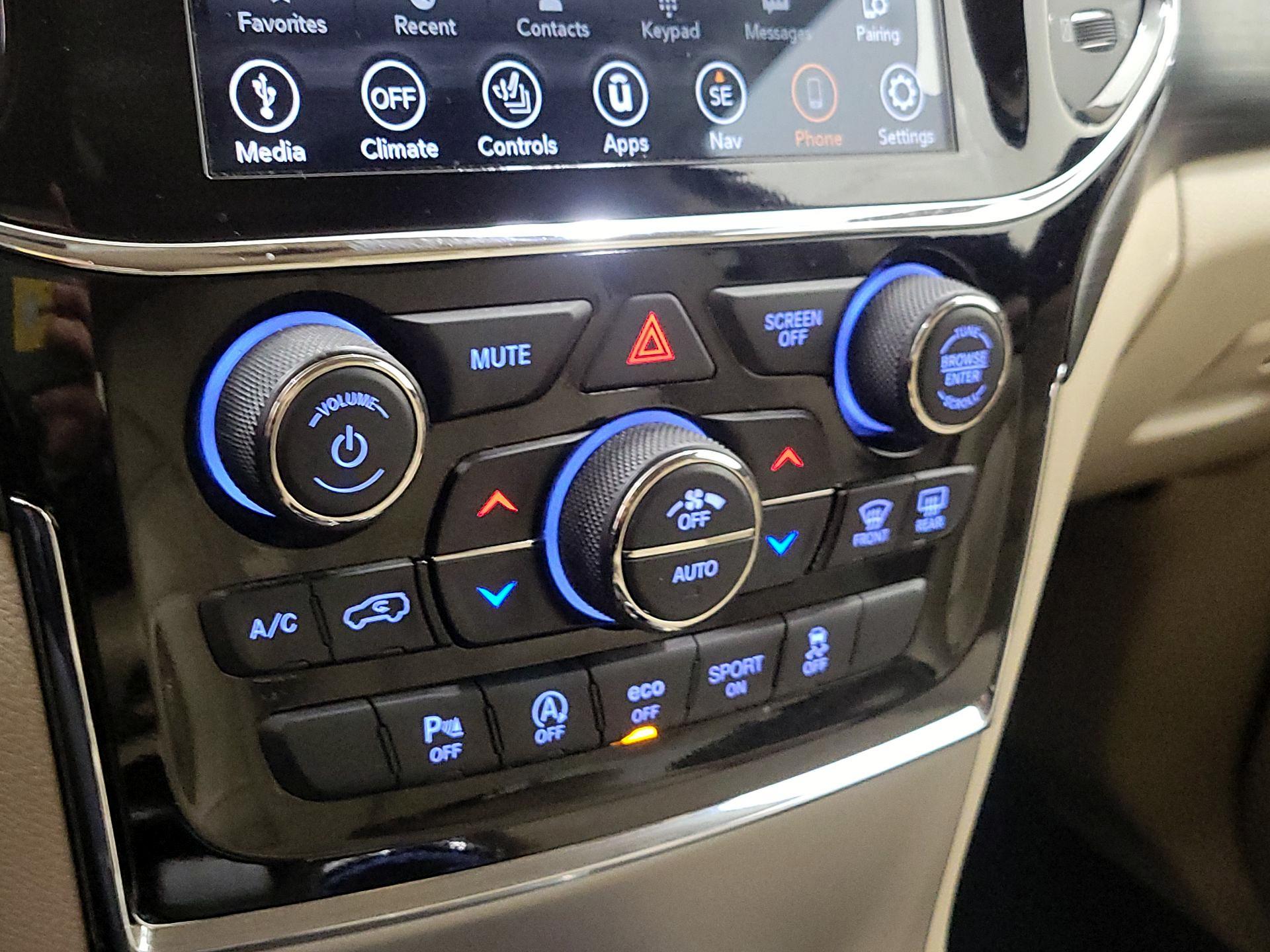 Thumbnail: 2022 Jeep Grand Cherokee - 17