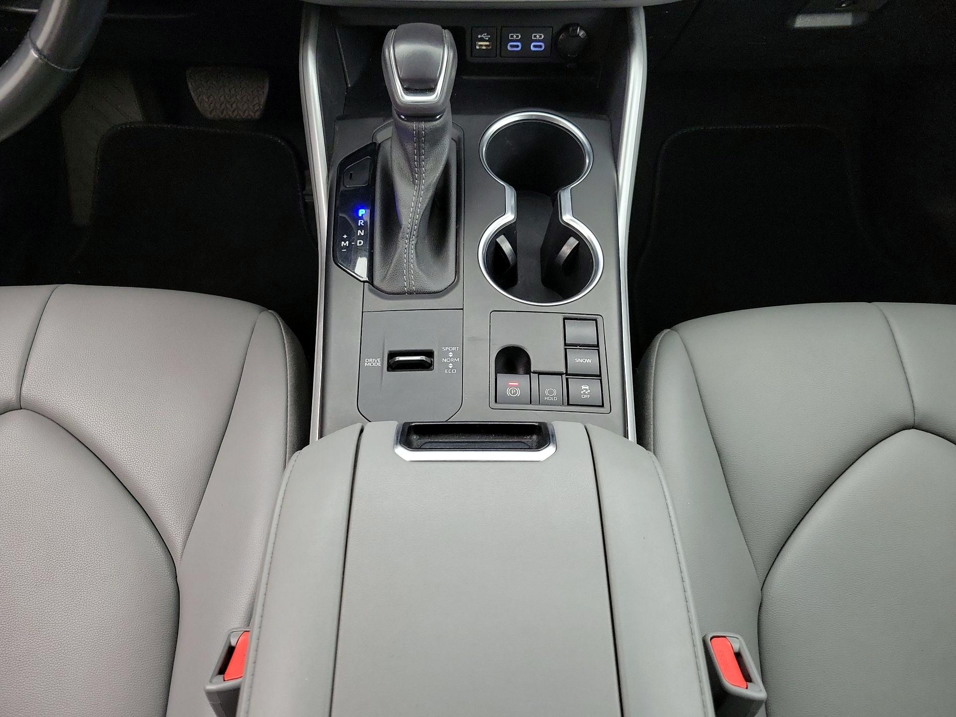 Thumbnail: 2023 Toyota Highlander - 18