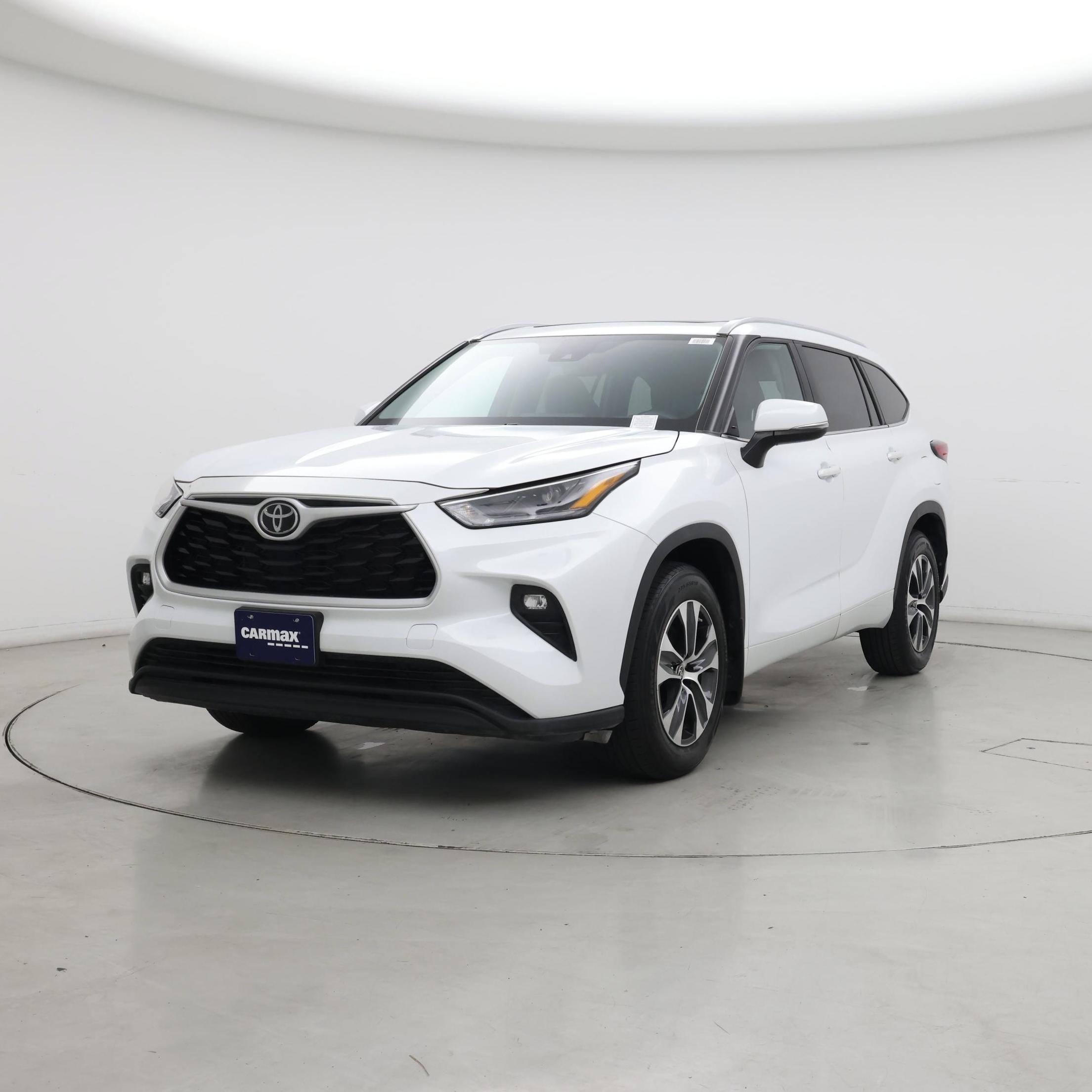 Thumbnail: 2023 Toyota Highlander - 4