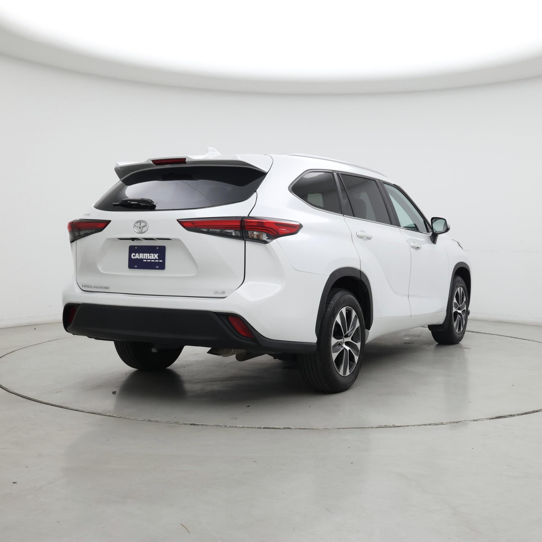 Thumbnail: 2023 Toyota Highlander - 8