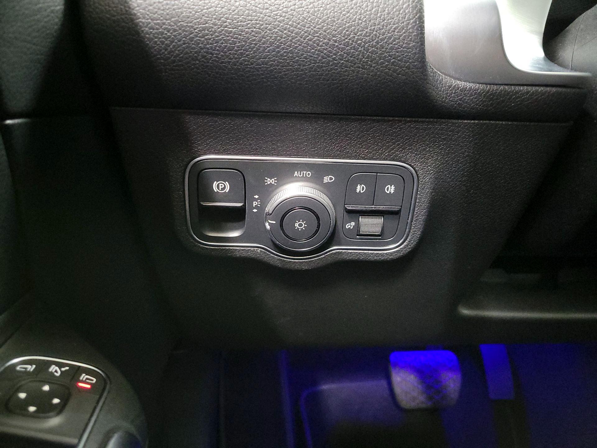 Thumbnail: 2024 Mercedes-Benz GLB - 13