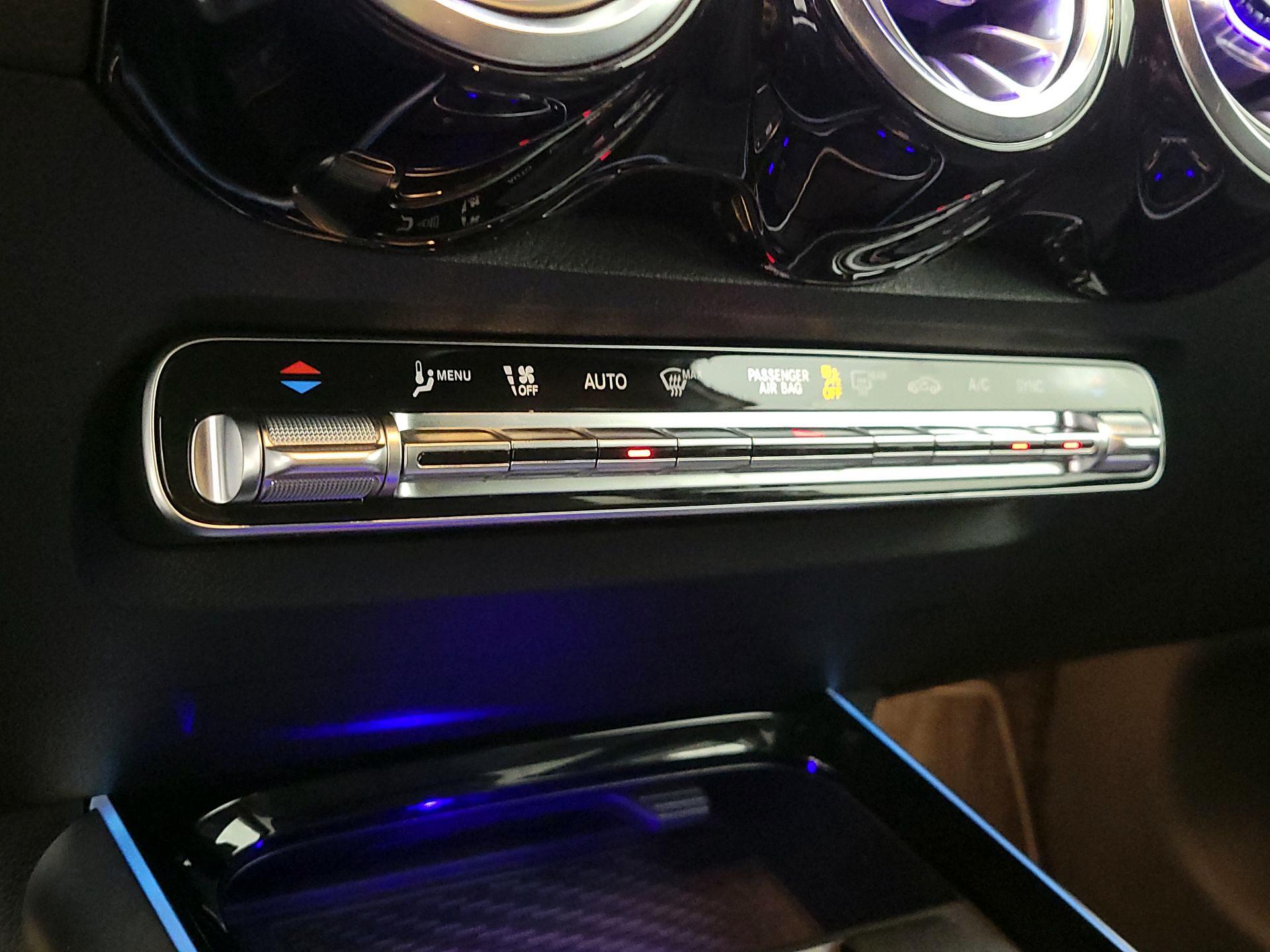 Thumbnail: 2024 Mercedes-Benz GLB - 17